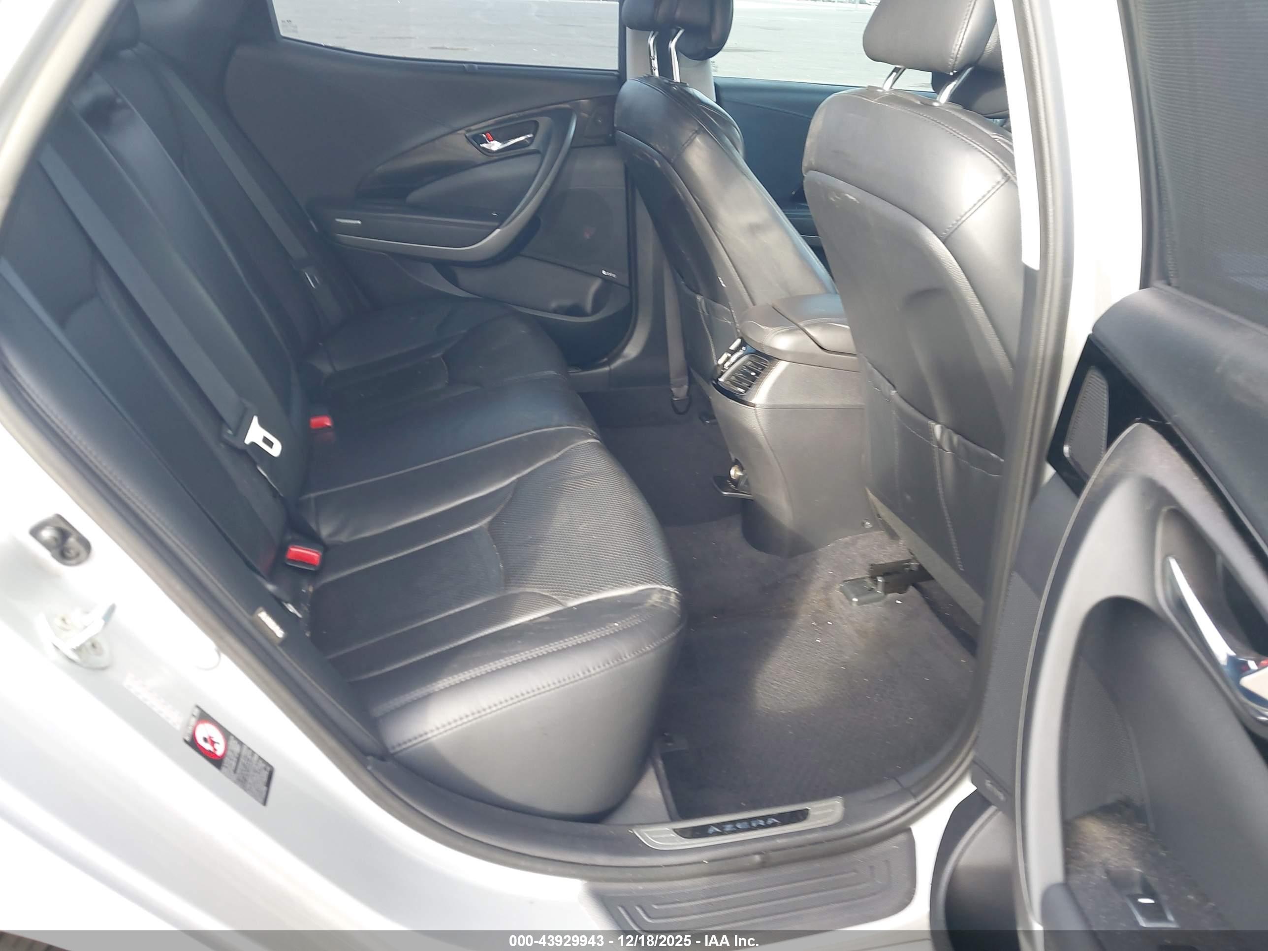 HYUNDAI AZERA image 8
