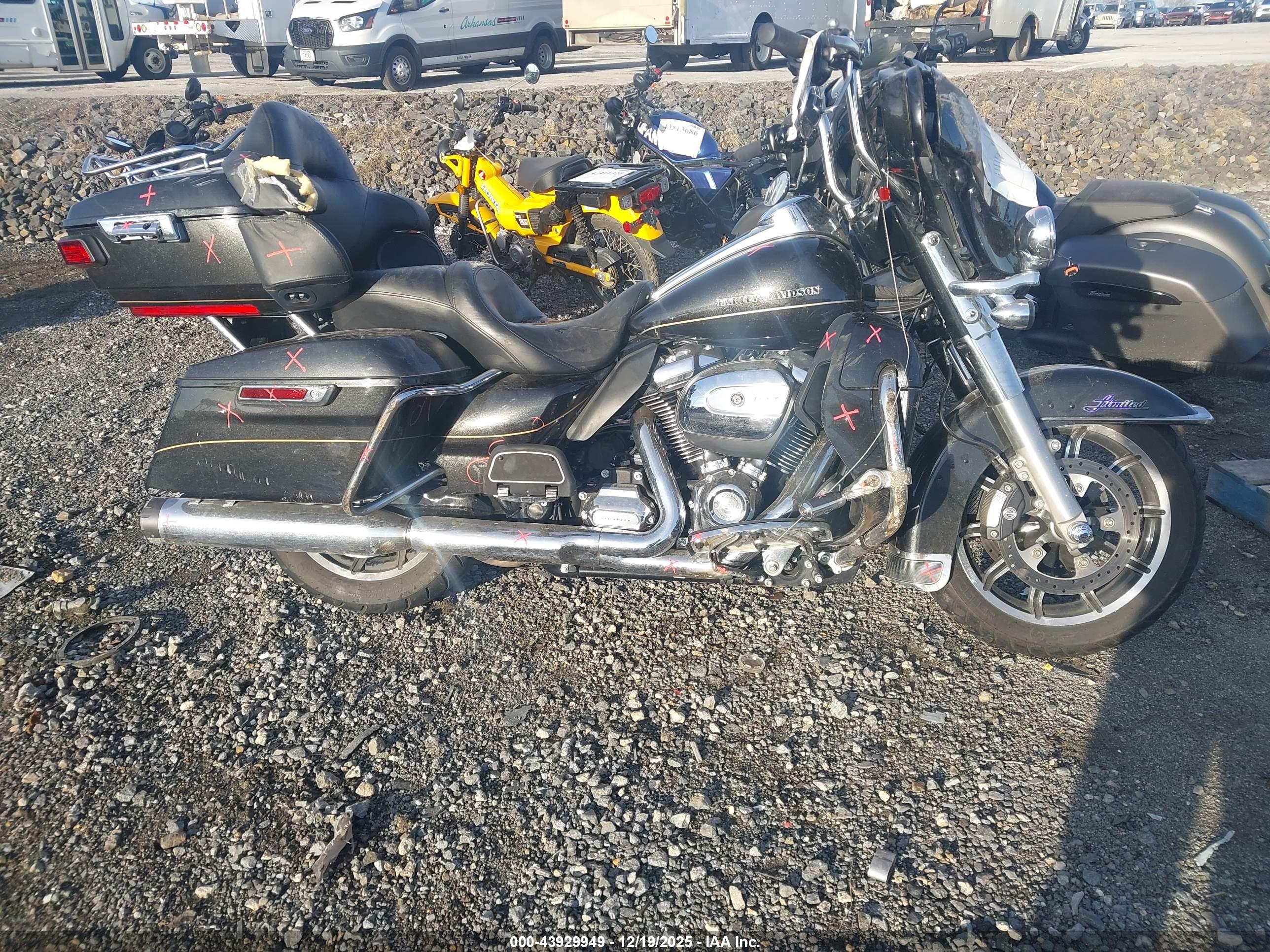 HARLEY-DAVIDSON FLHTK image 8