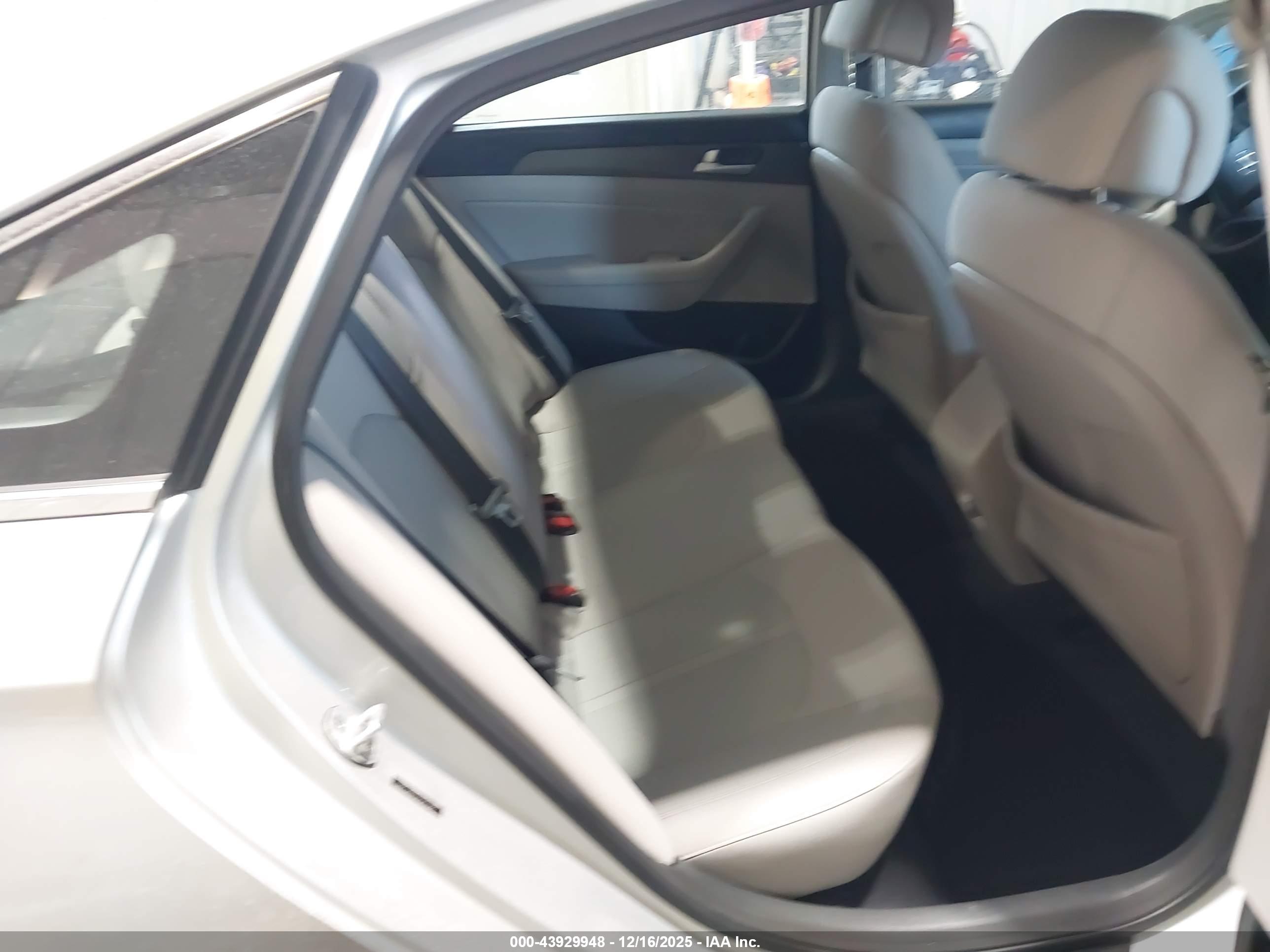 HYUNDAI SONATA image 8