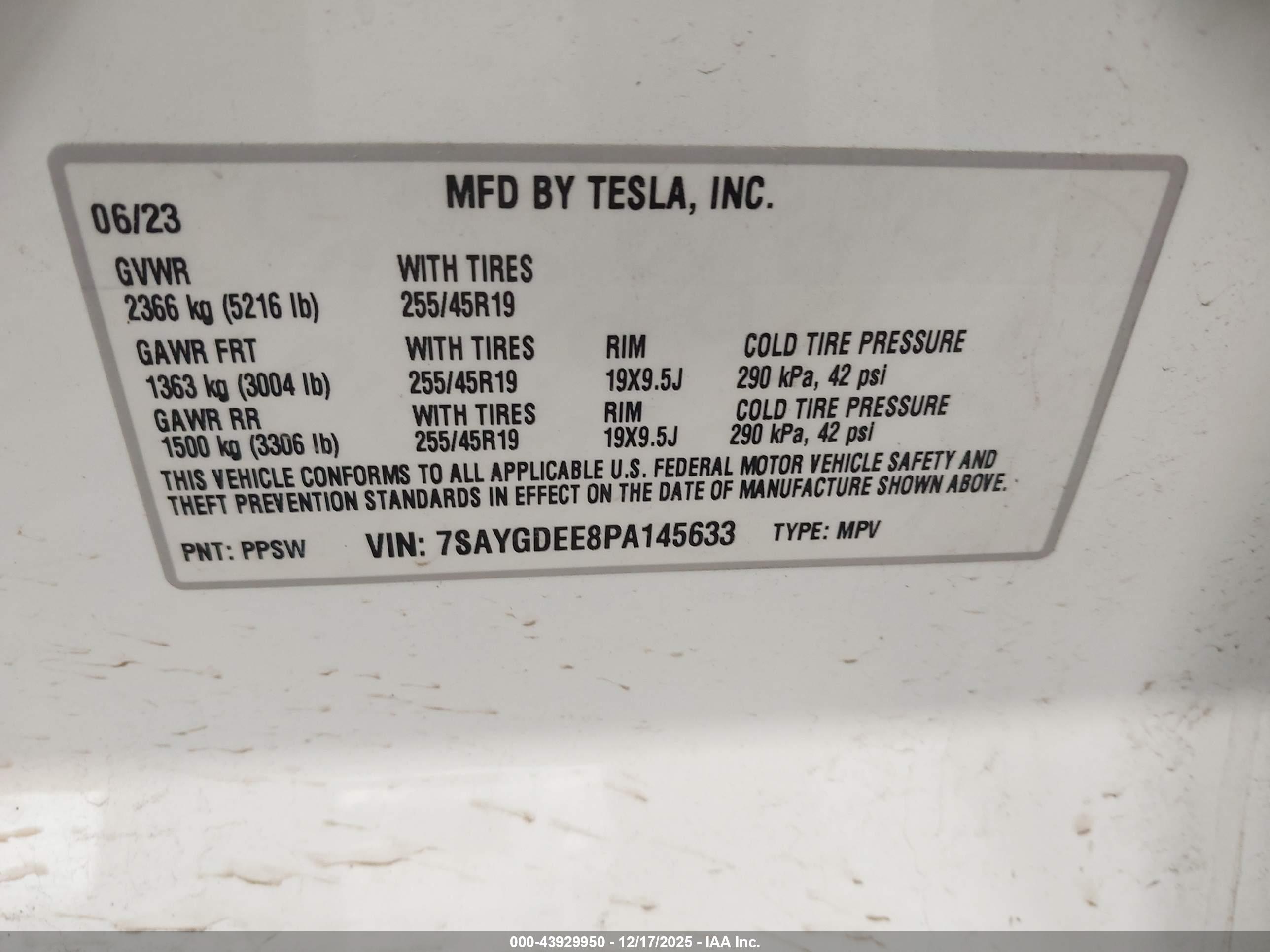 TESLA MODEL image 9
