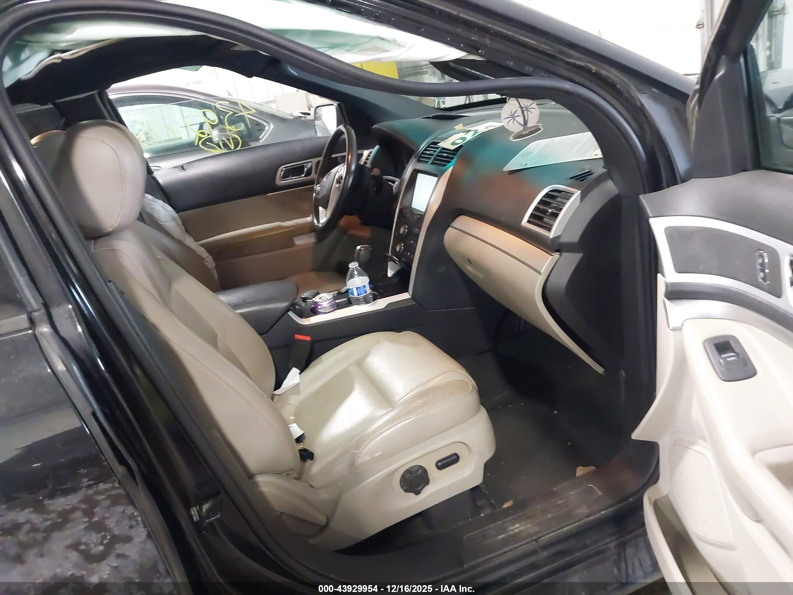 FORD EXPLORER image 5