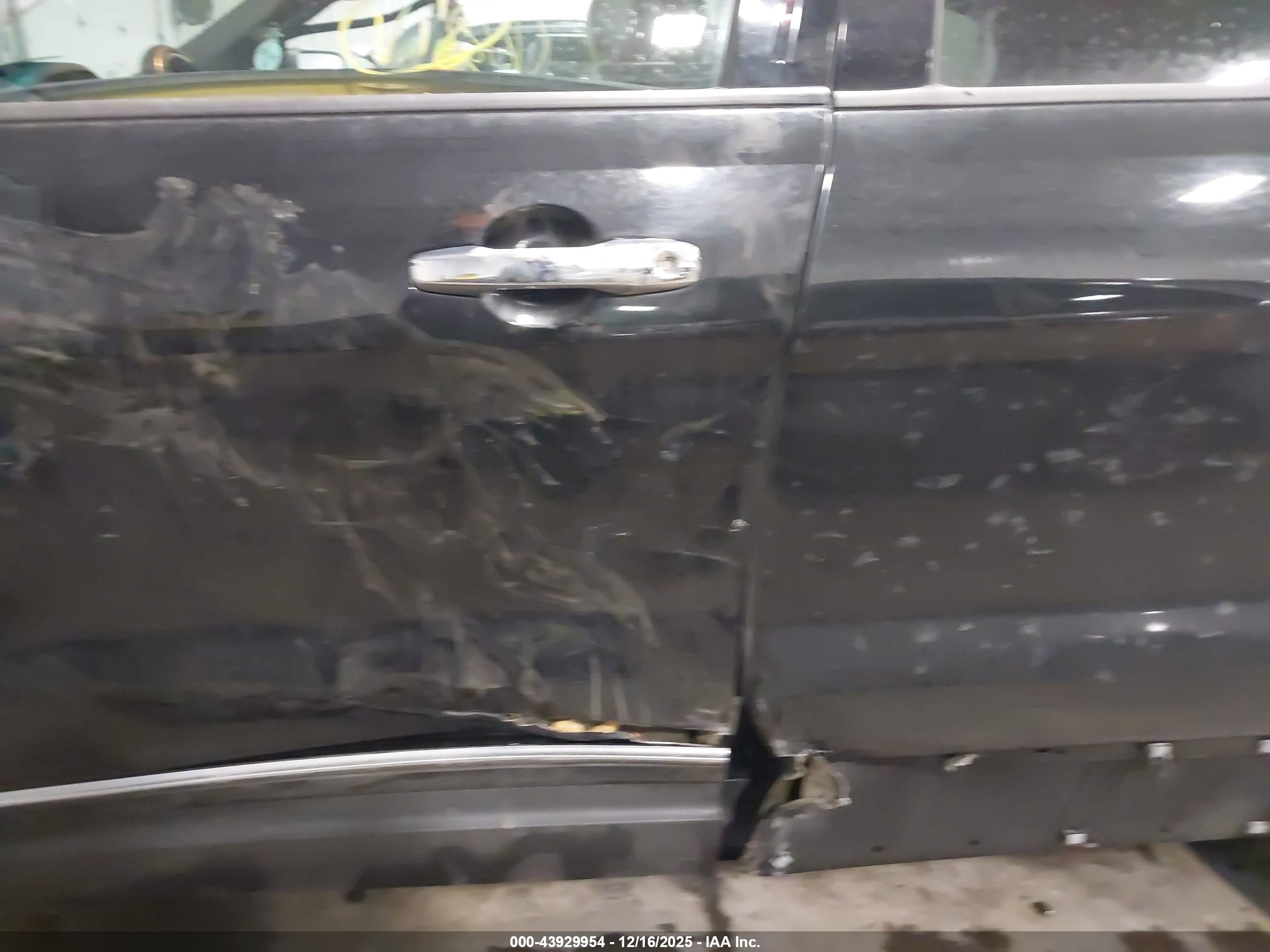 FORD EXPLORER image 6