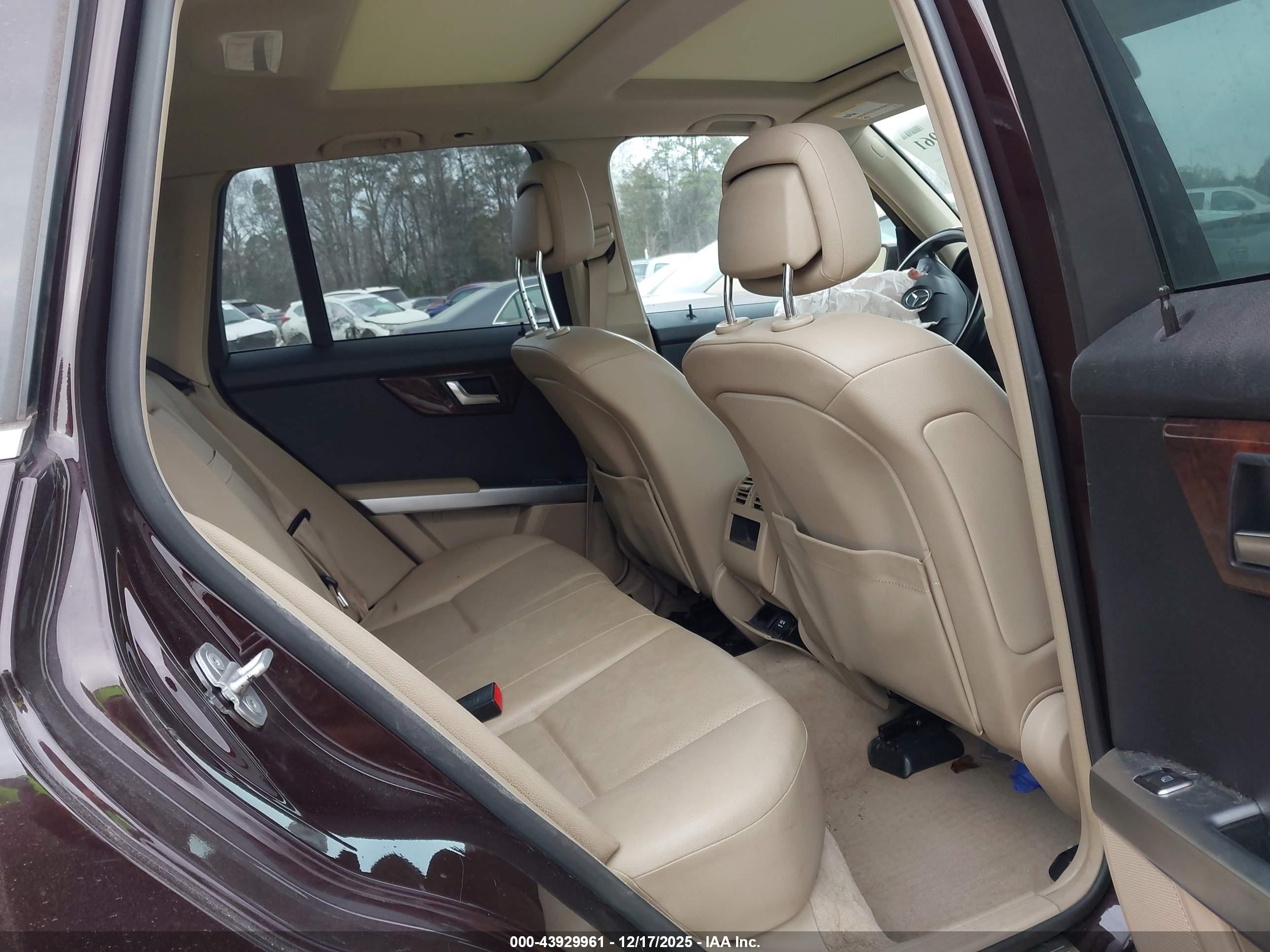 MERCEDES-BENZ GLK image 8