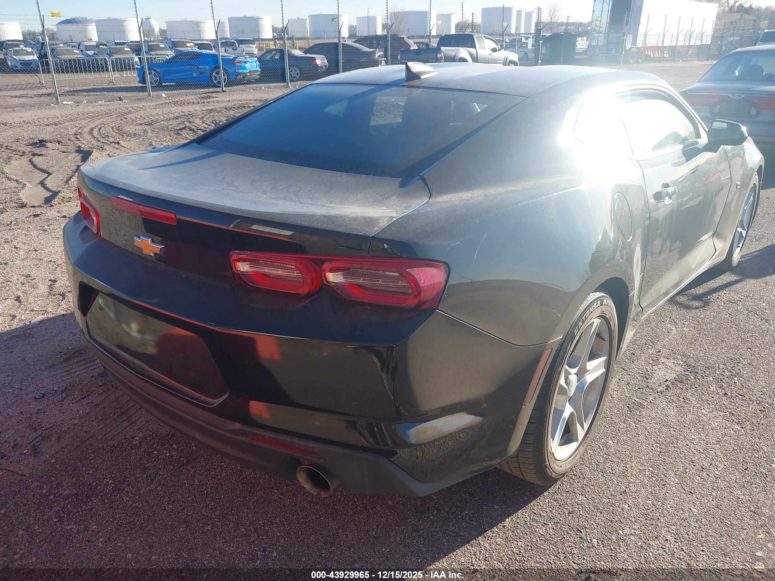CHEVROLET CAMARO image 4