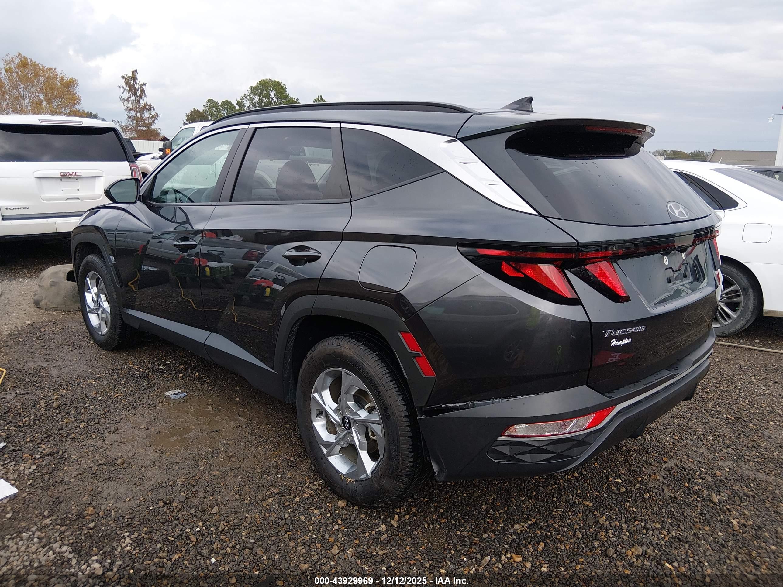 HYUNDAI TUCSON image 3