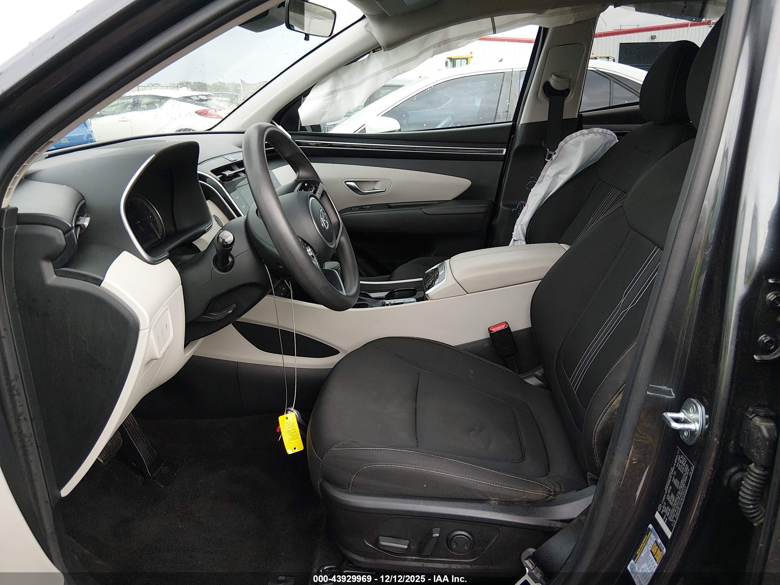 HYUNDAI TUCSON image 5