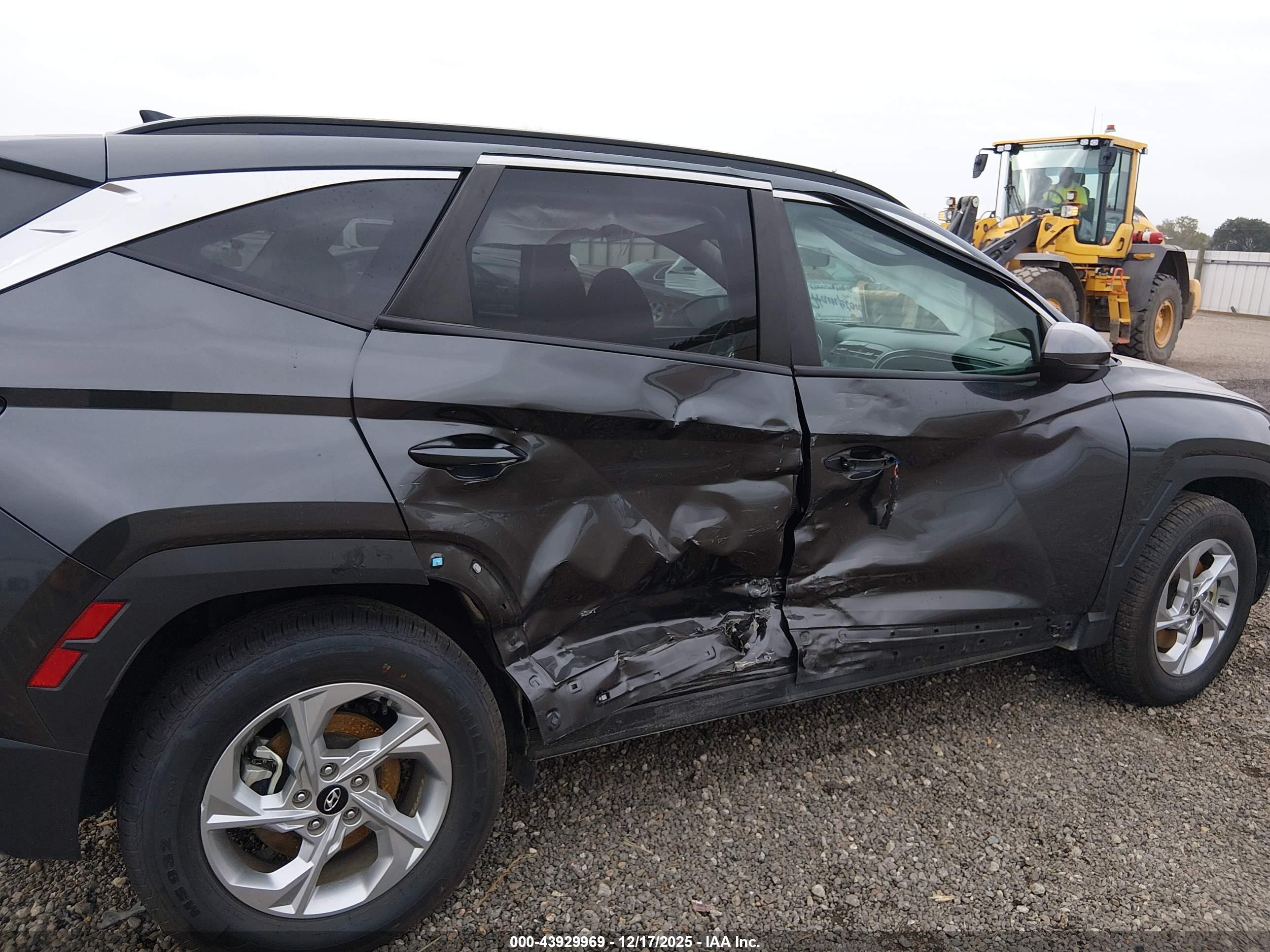 HYUNDAI TUCSON image 6