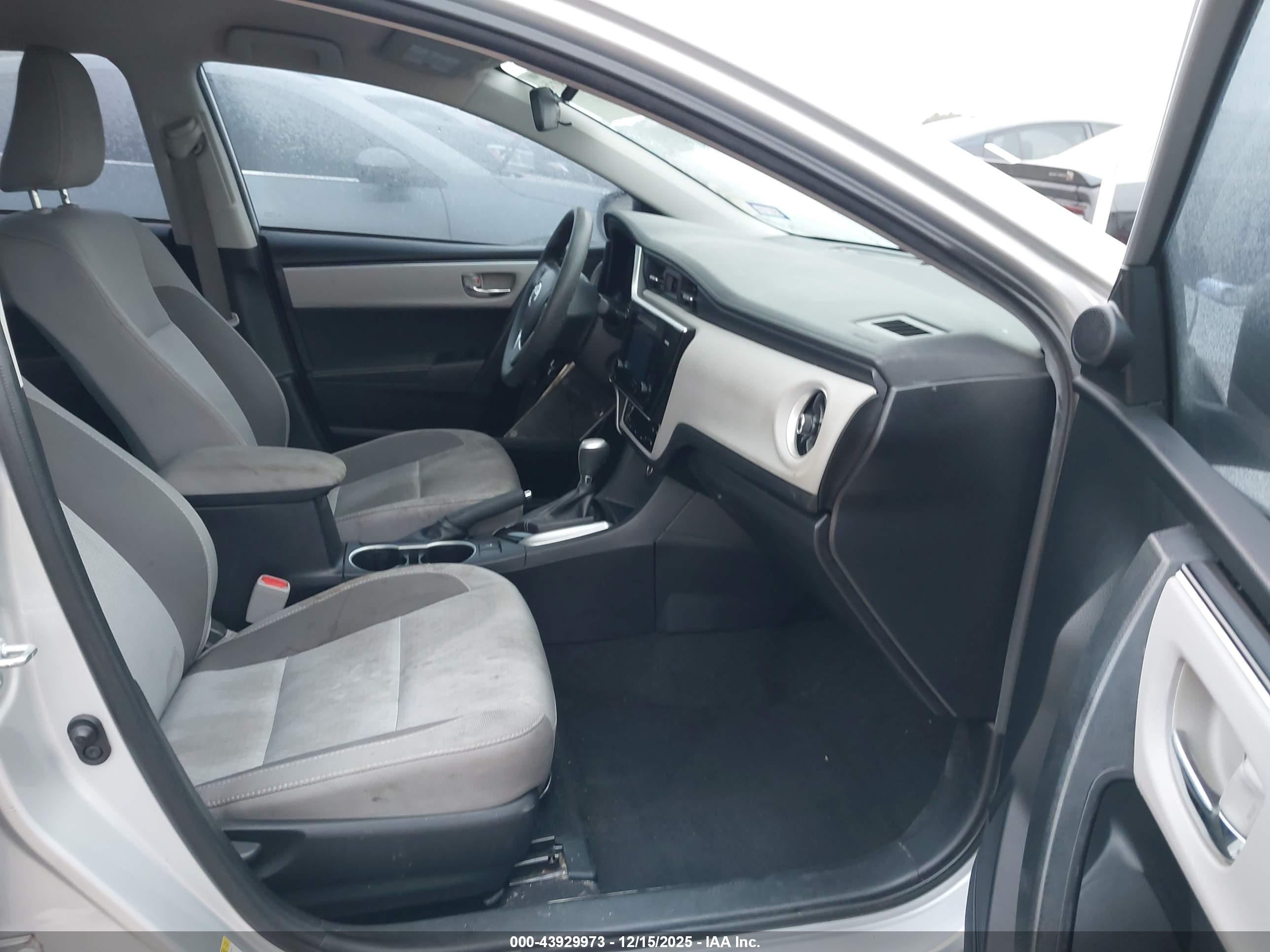 TOYOTA COROLLA image 5