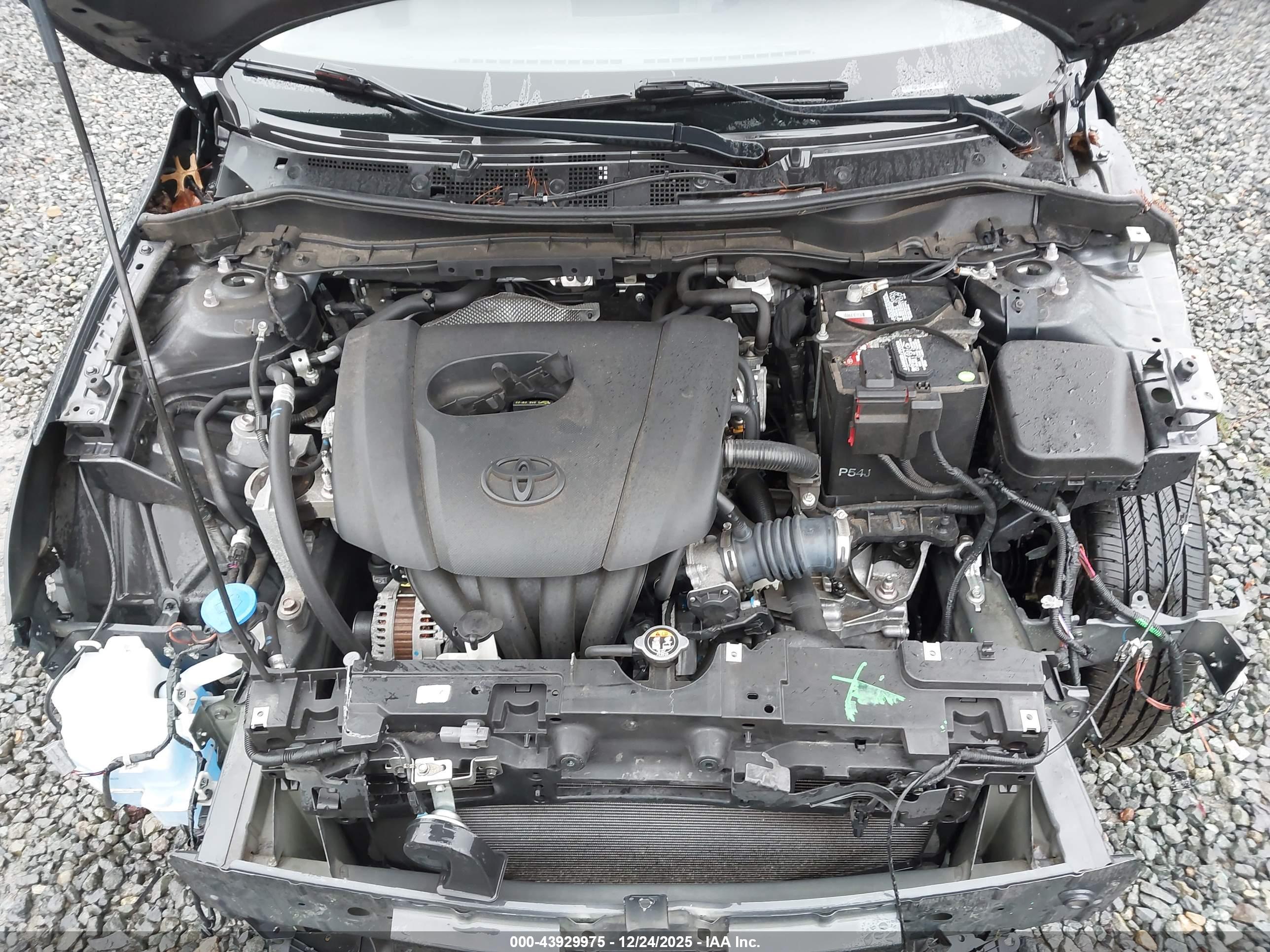 TOYOTA YARIS image 10