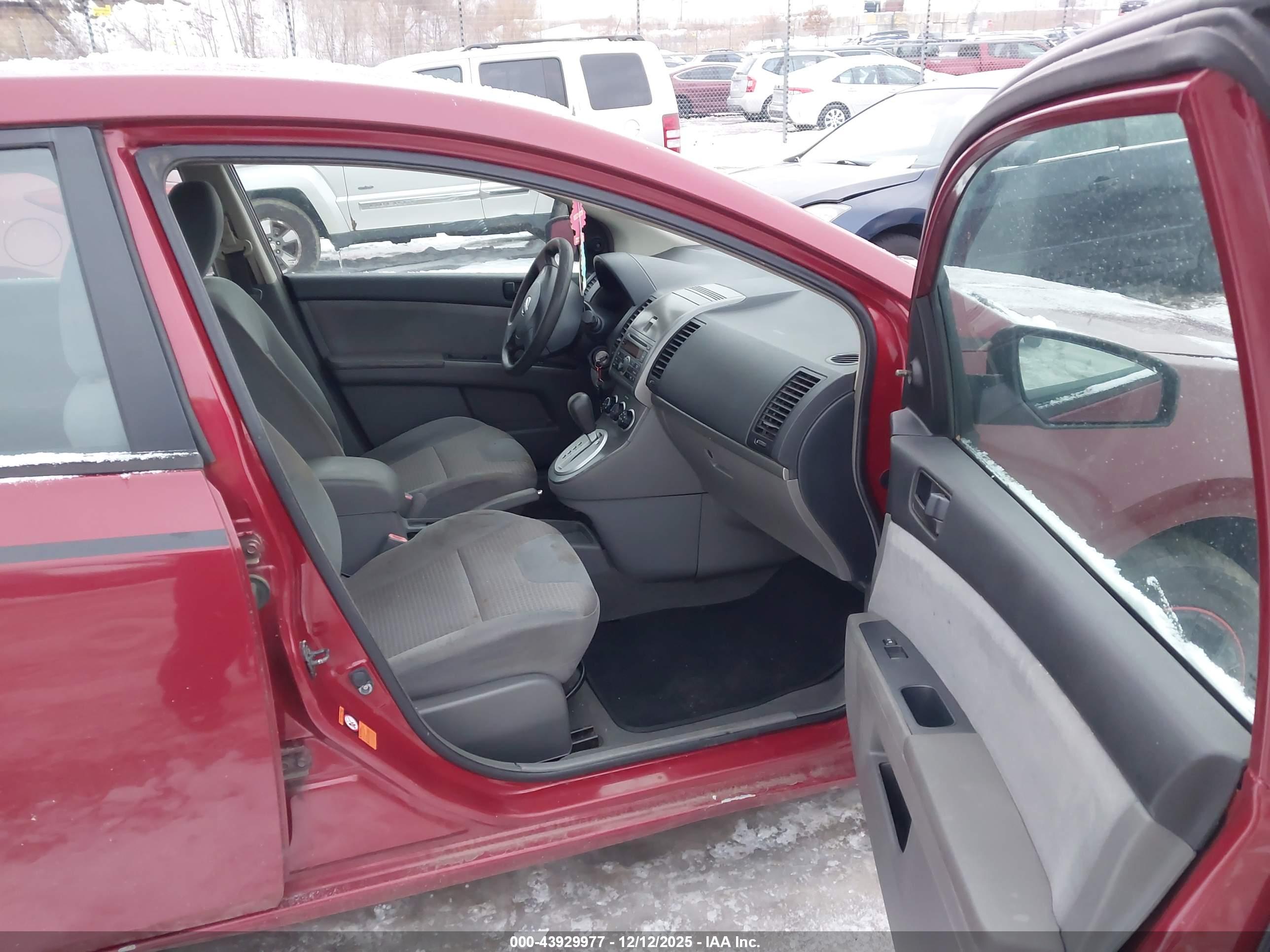 NISSAN SENTRA image 5