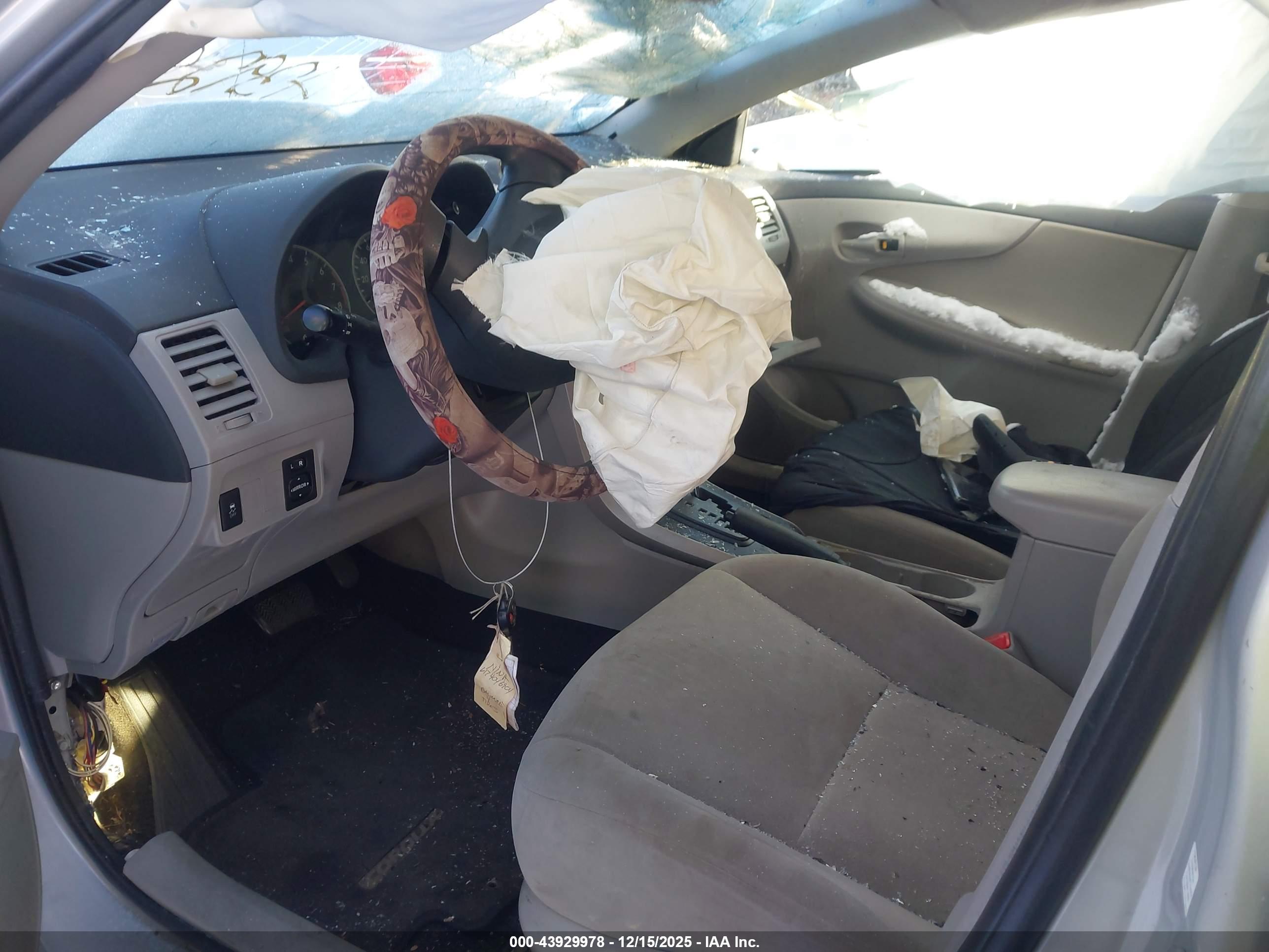 TOYOTA COROLLA image 5