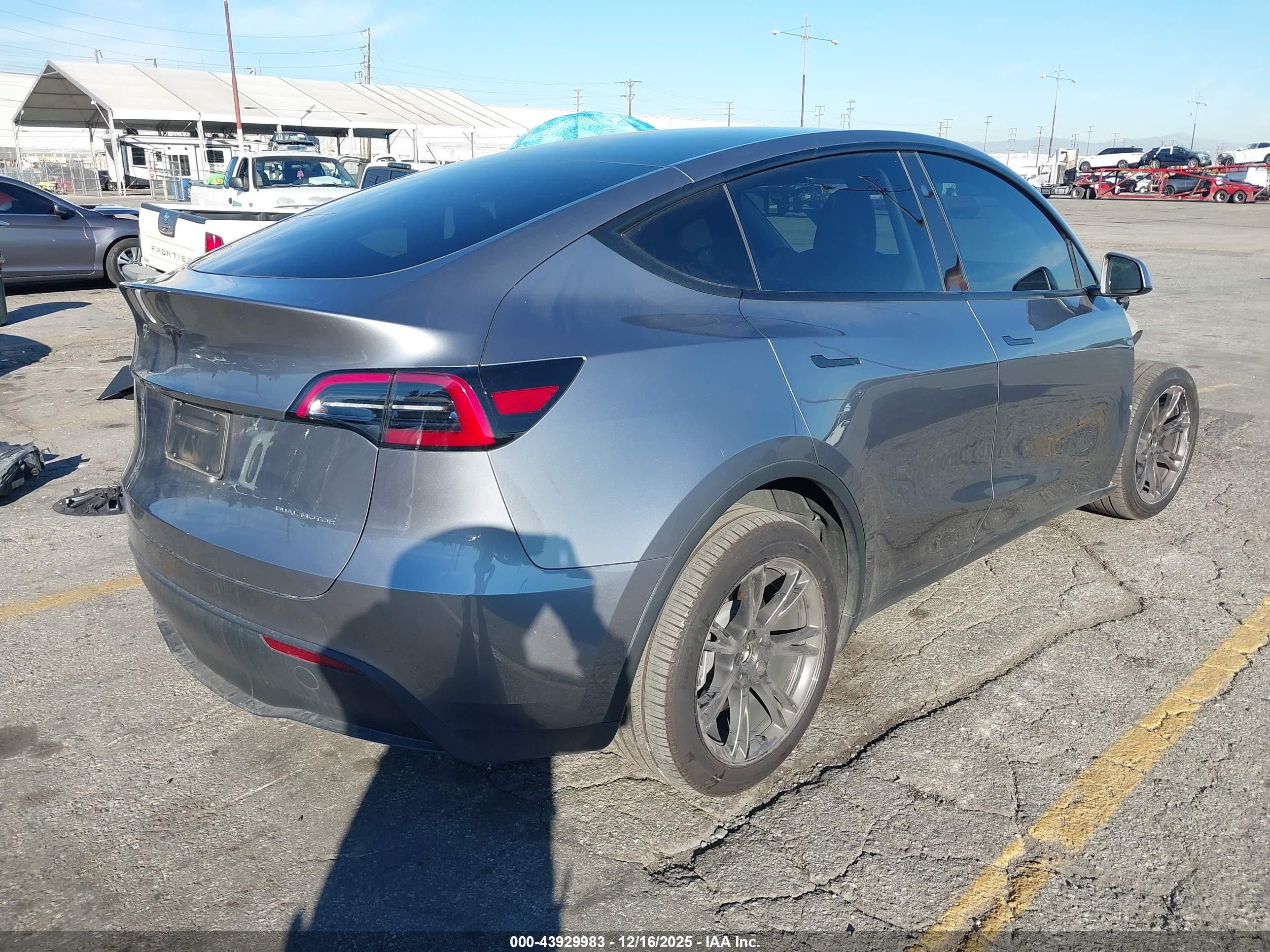 TESLA MODEL image 4