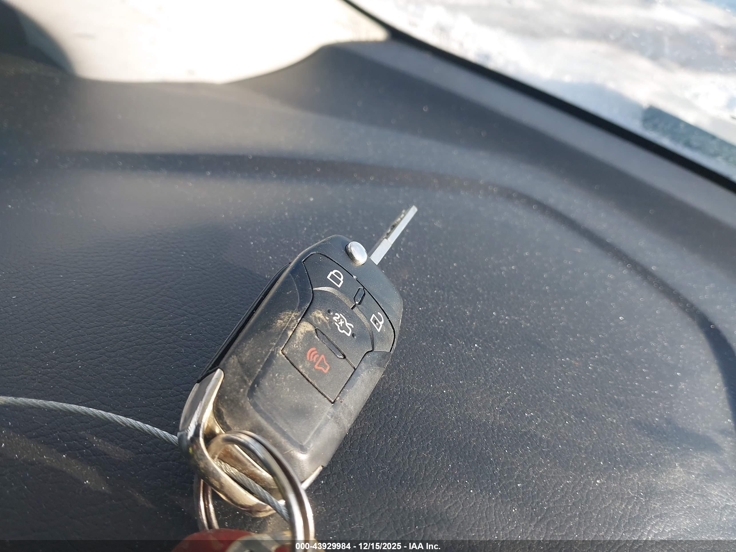 FORD FUSION image 11