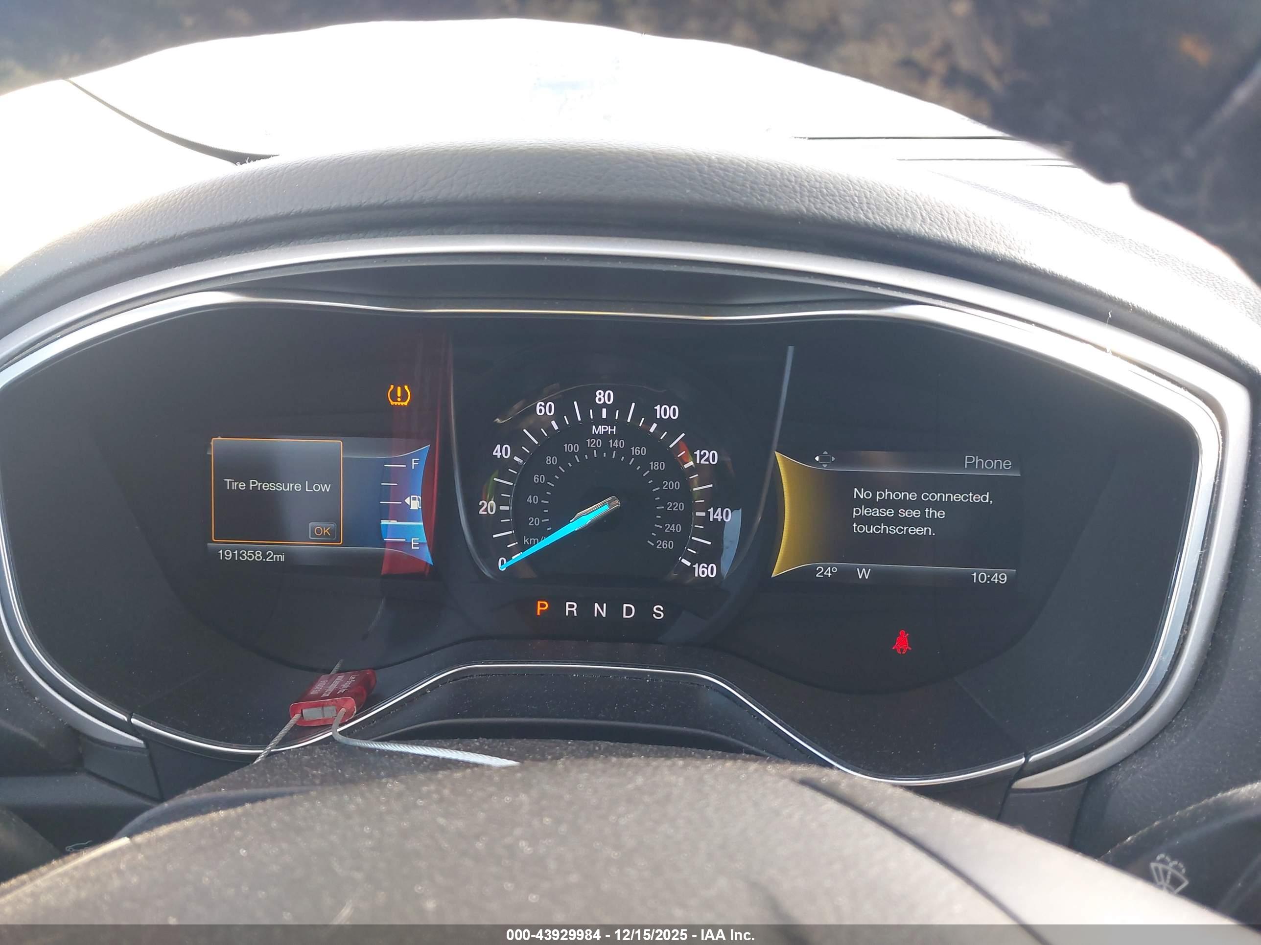 FORD FUSION image 7
