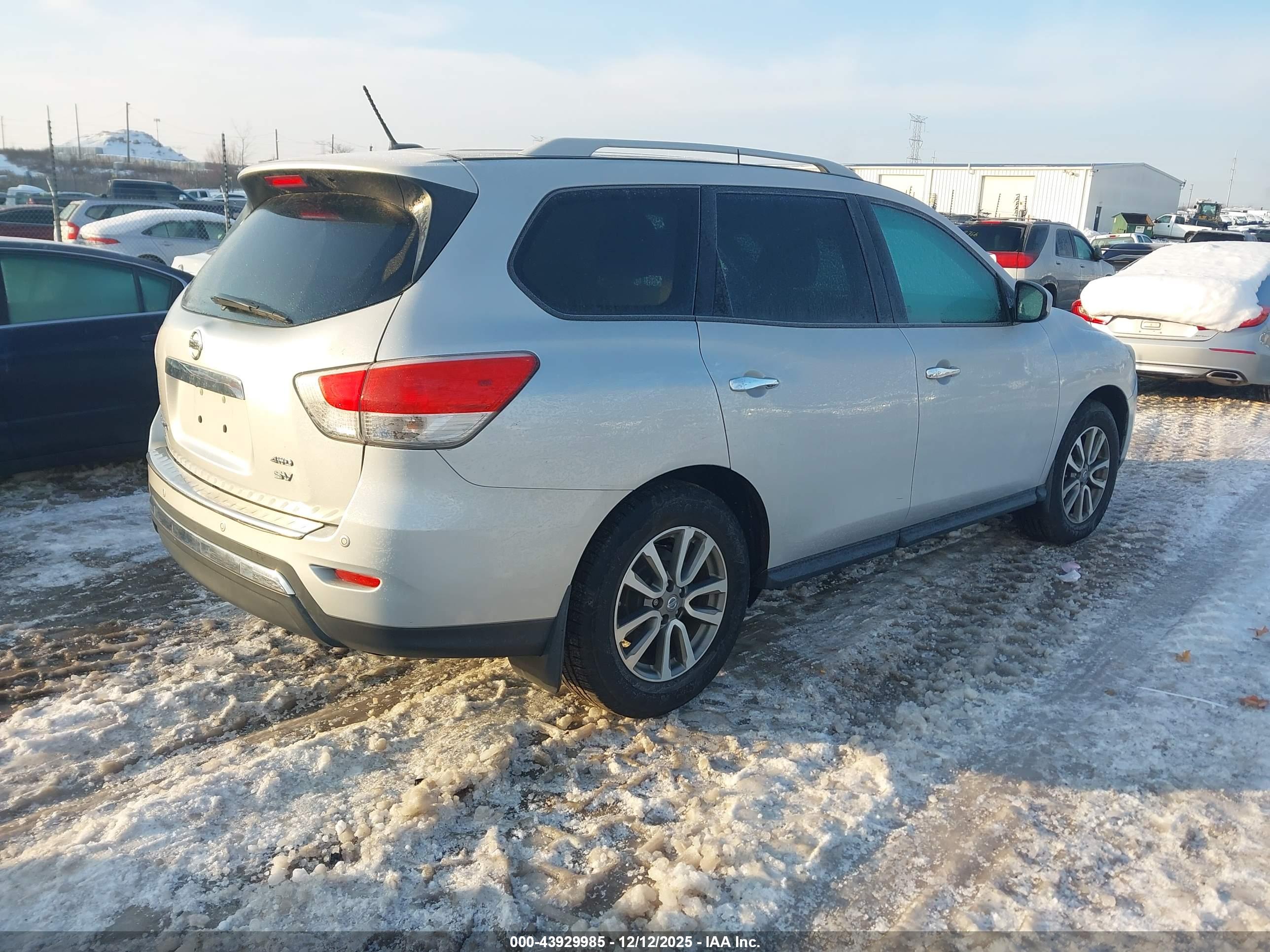 NISSAN PATHFINDER image 4