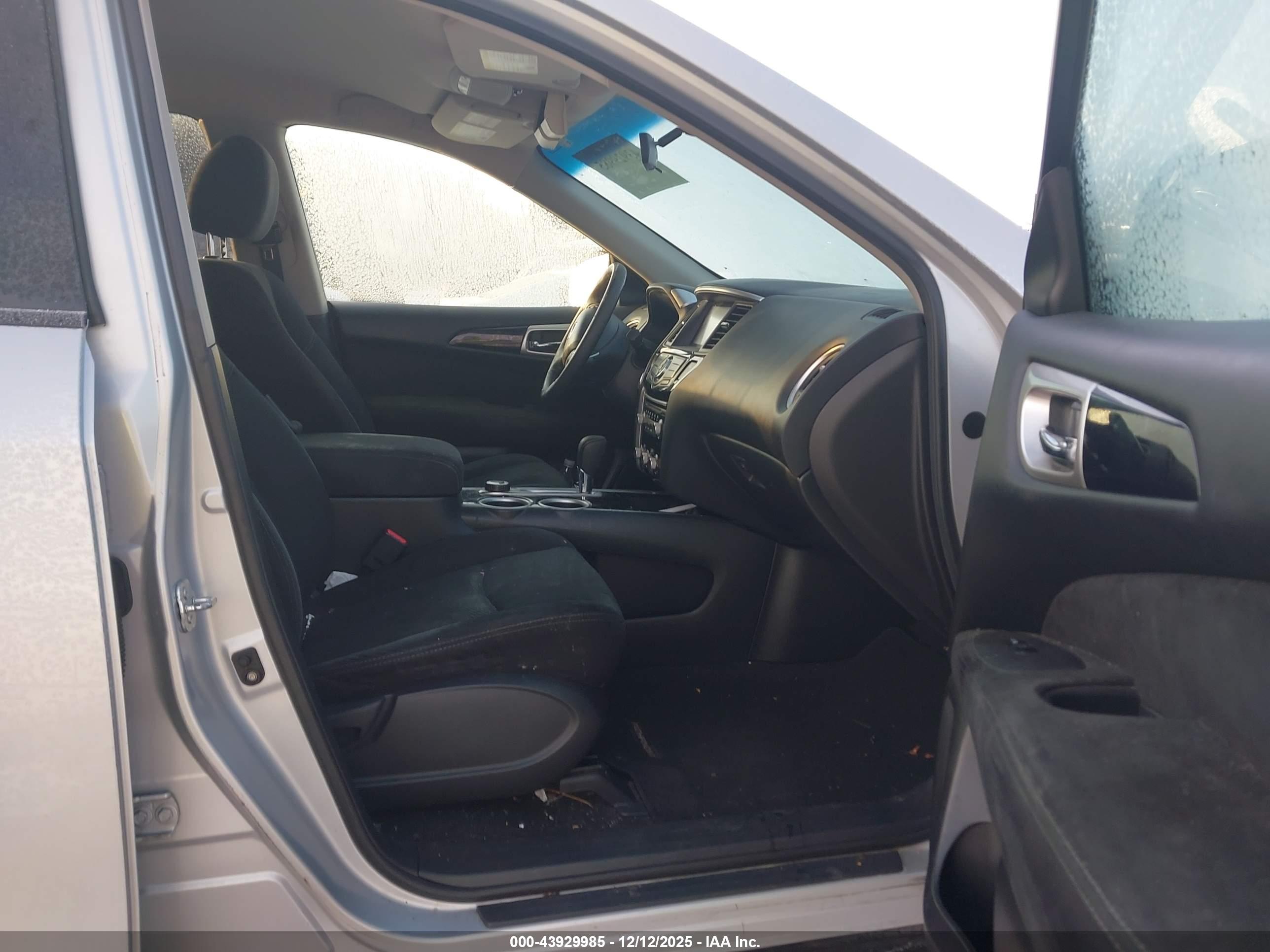 NISSAN PATHFINDER image 5