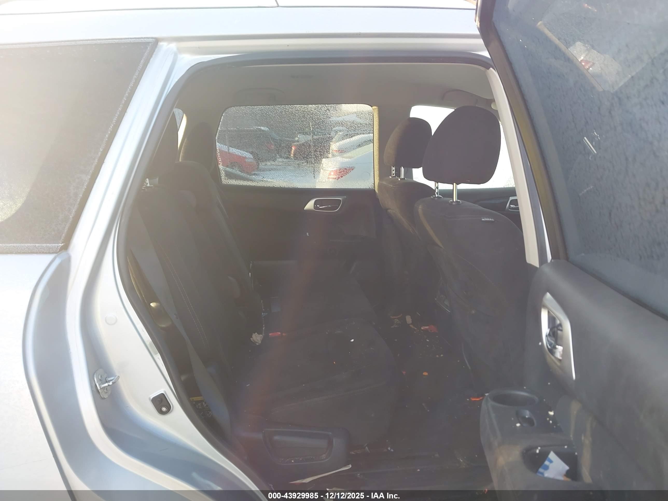 NISSAN PATHFINDER image 8