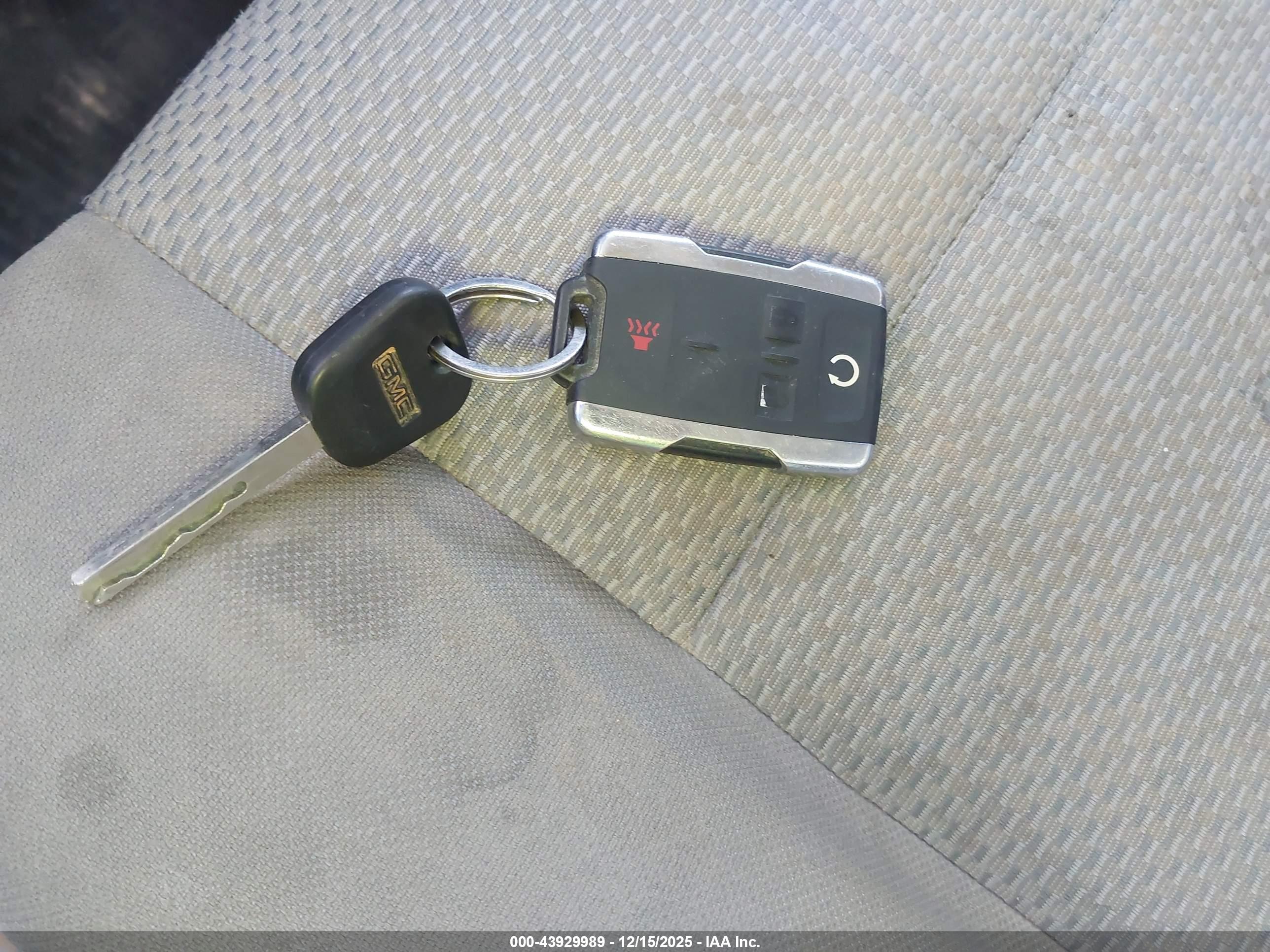 GMC SIERRA image 11