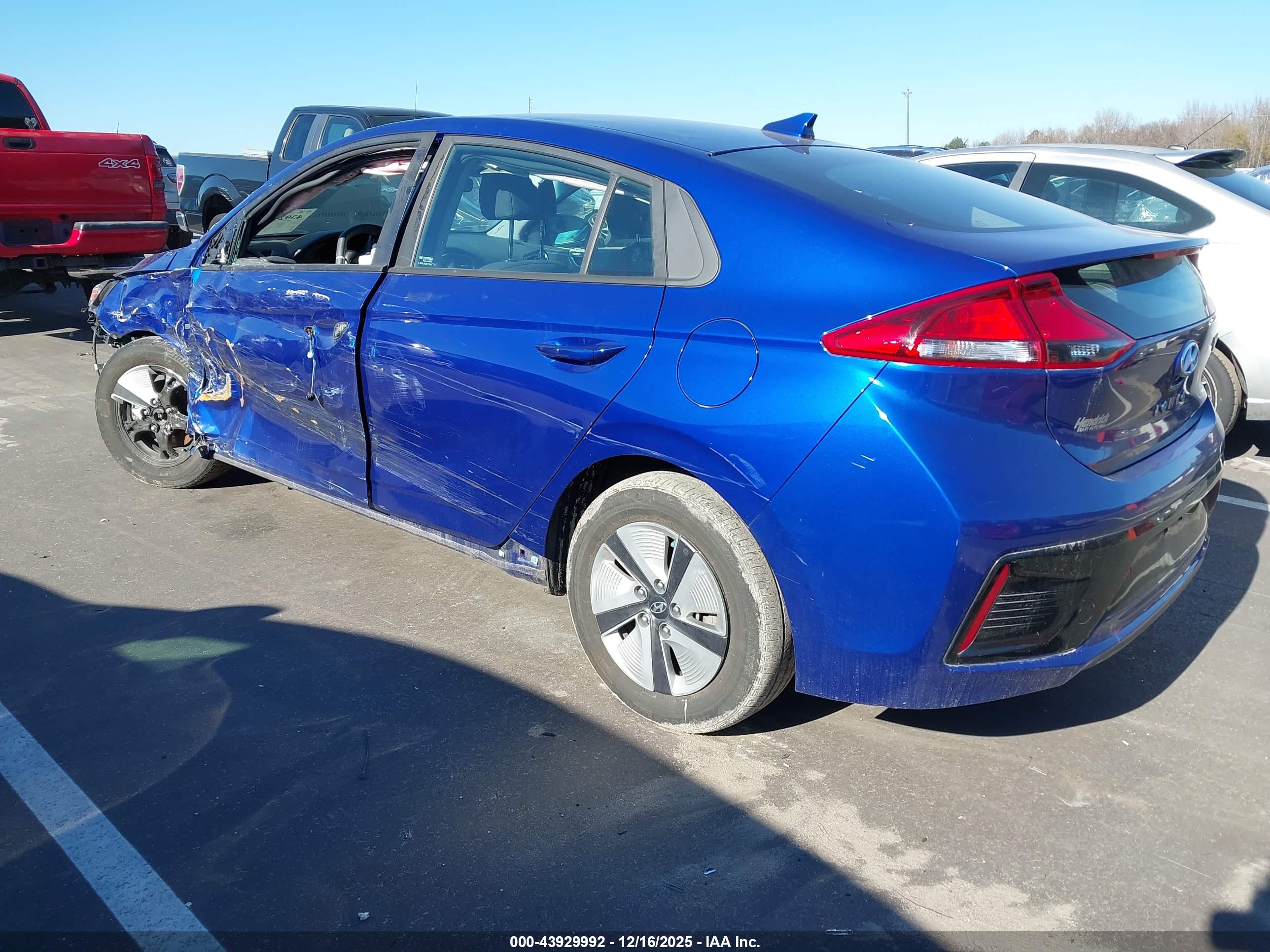 HYUNDAI IONIQ image 3