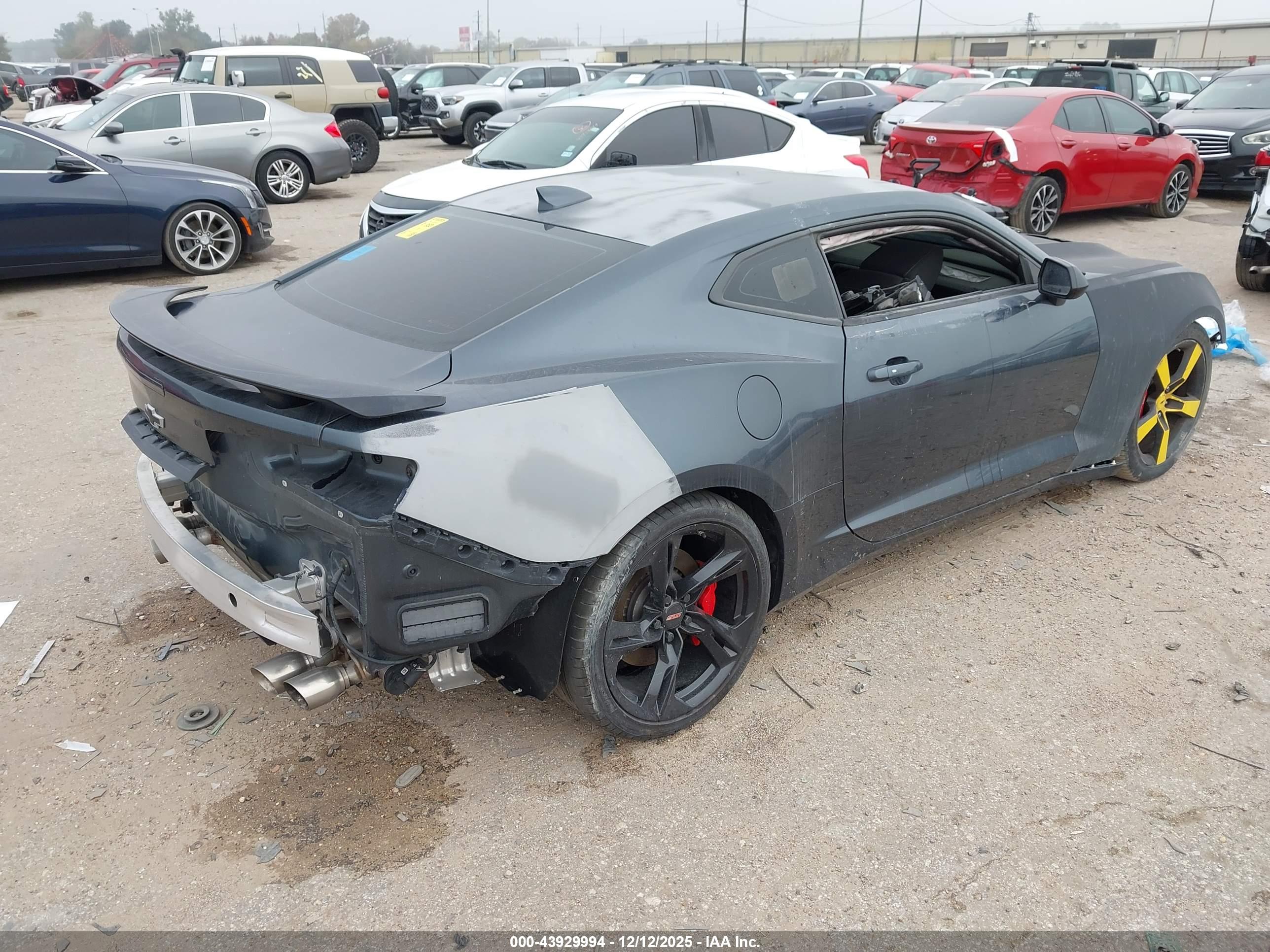 CHEVROLET CAMARO image 4