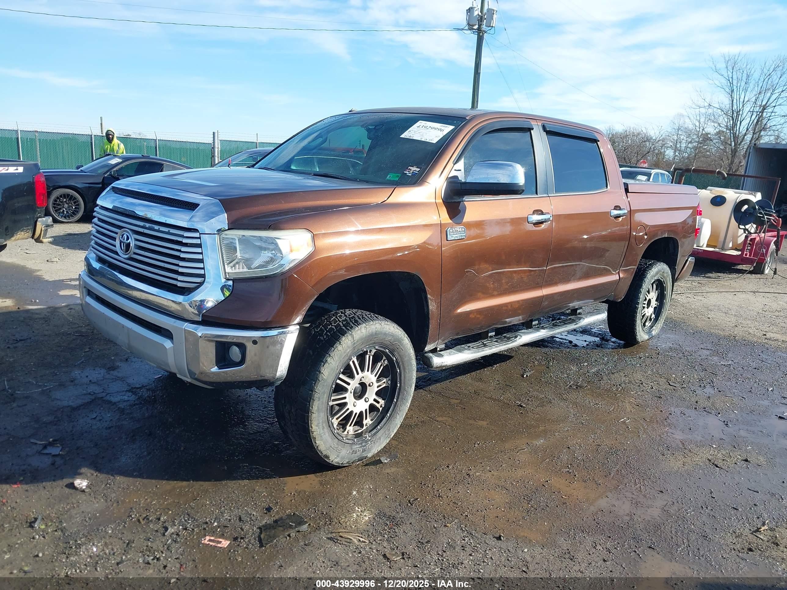 TOYOTA TUNDRA image 2