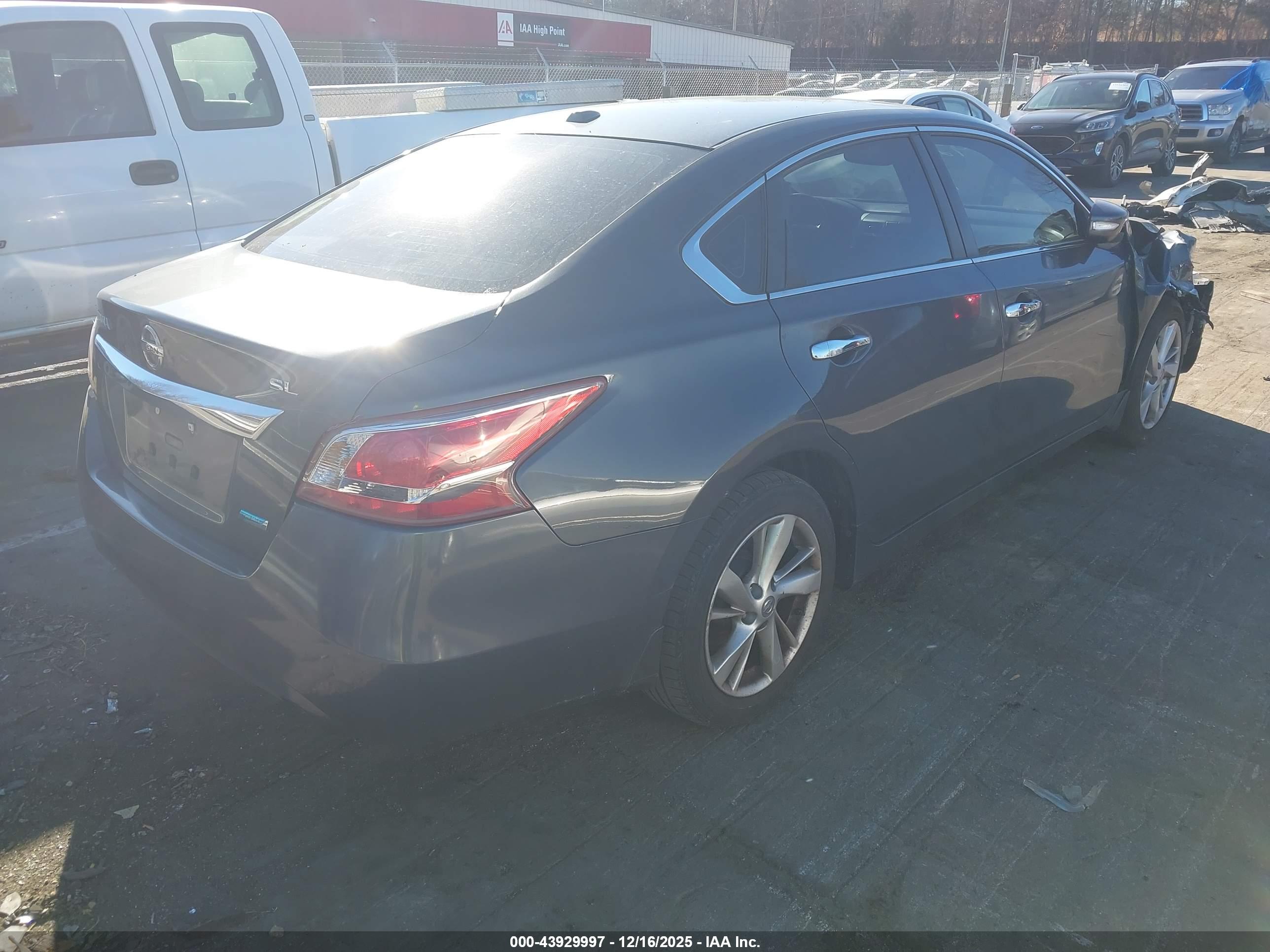 NISSAN ALTIMA image 4