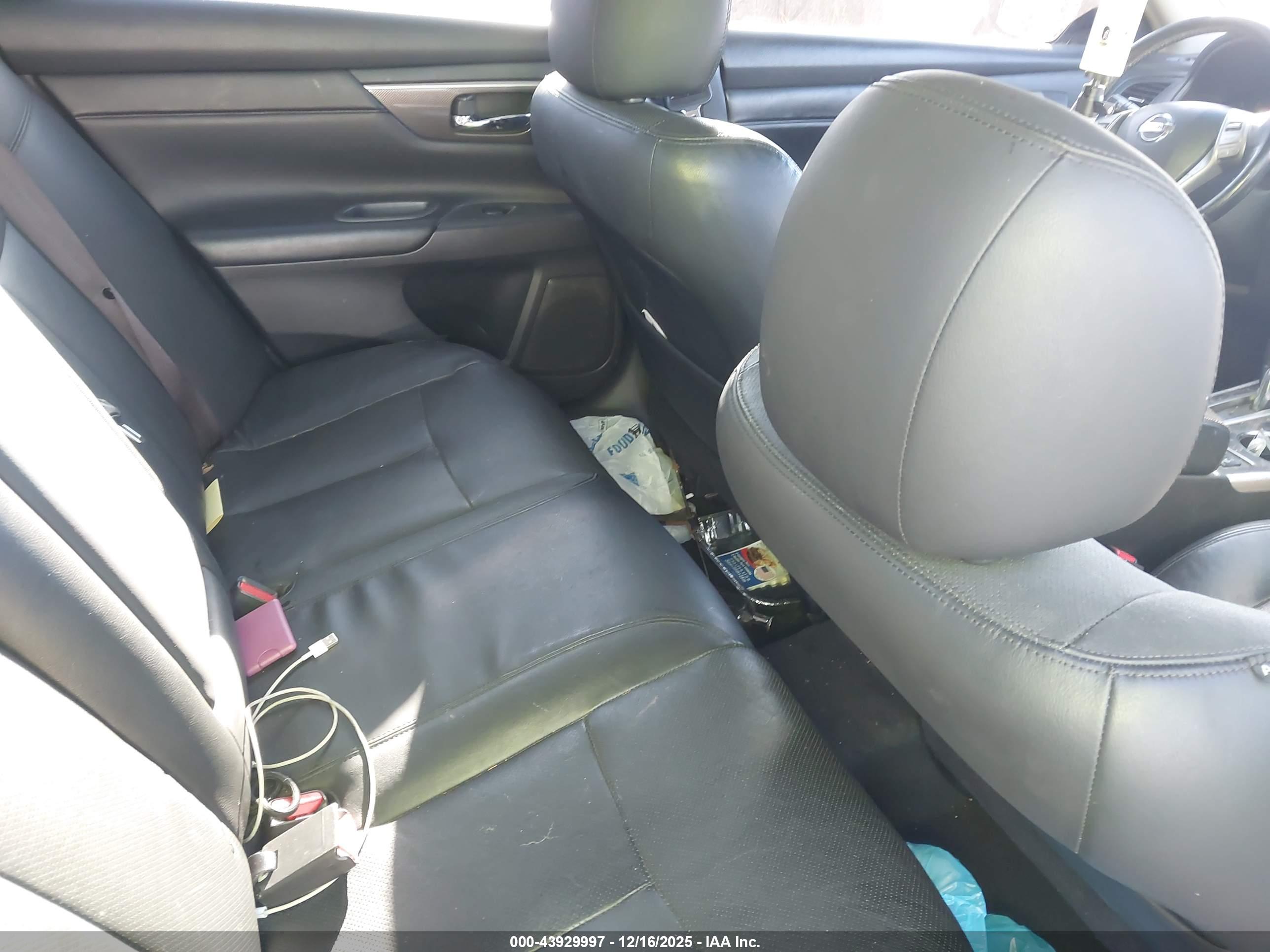 NISSAN ALTIMA image 8