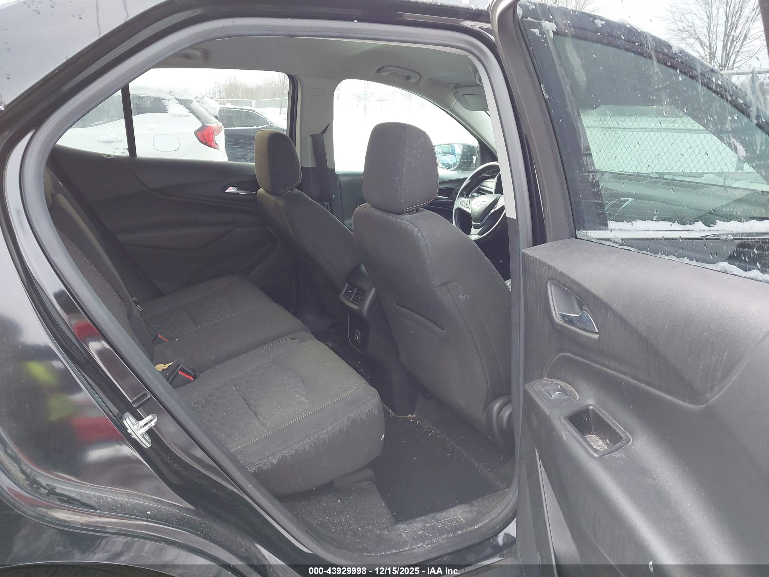 CHEVROLET EQUINOX image 8