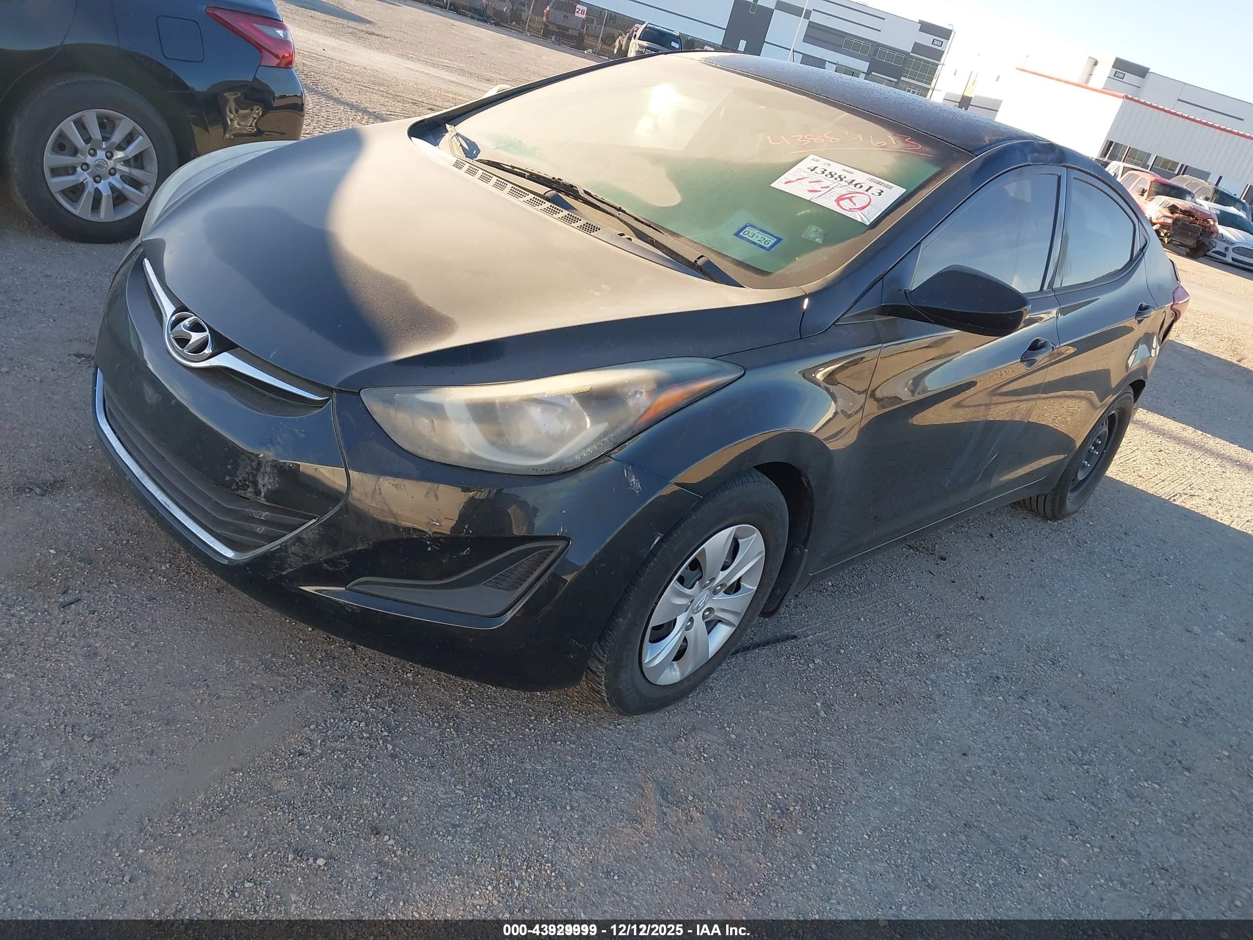 HYUNDAI ELANTRA image 2
