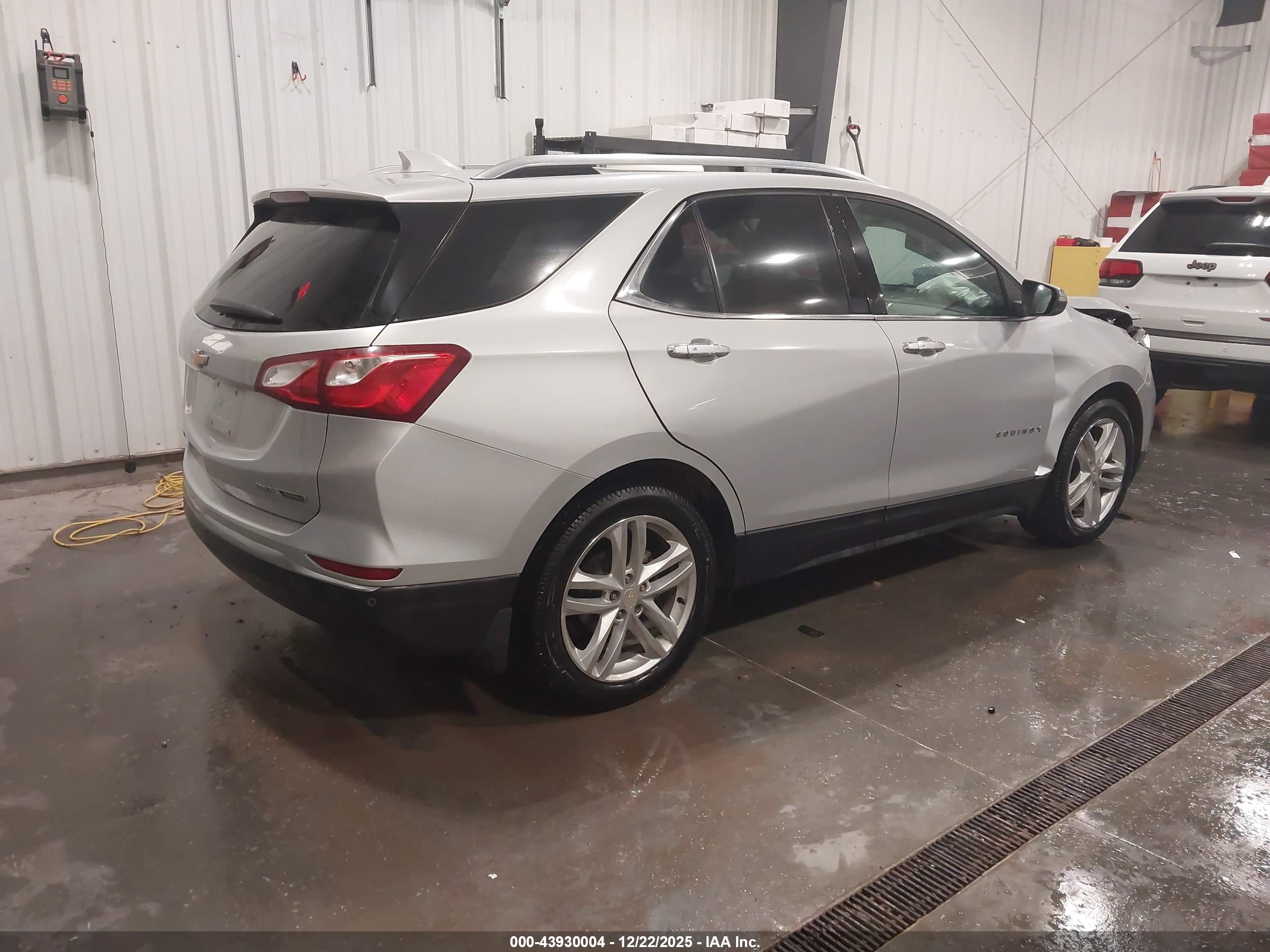 CHEVROLET EQUINOX image 4