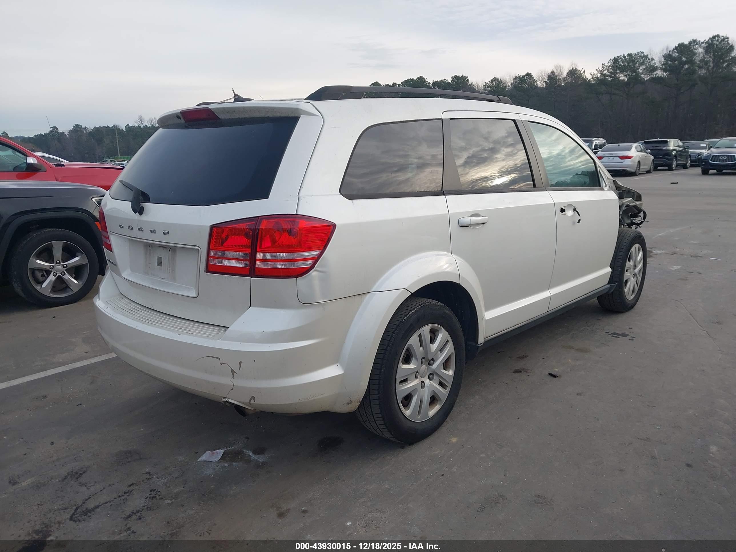 DODGE JOURNEY image 4