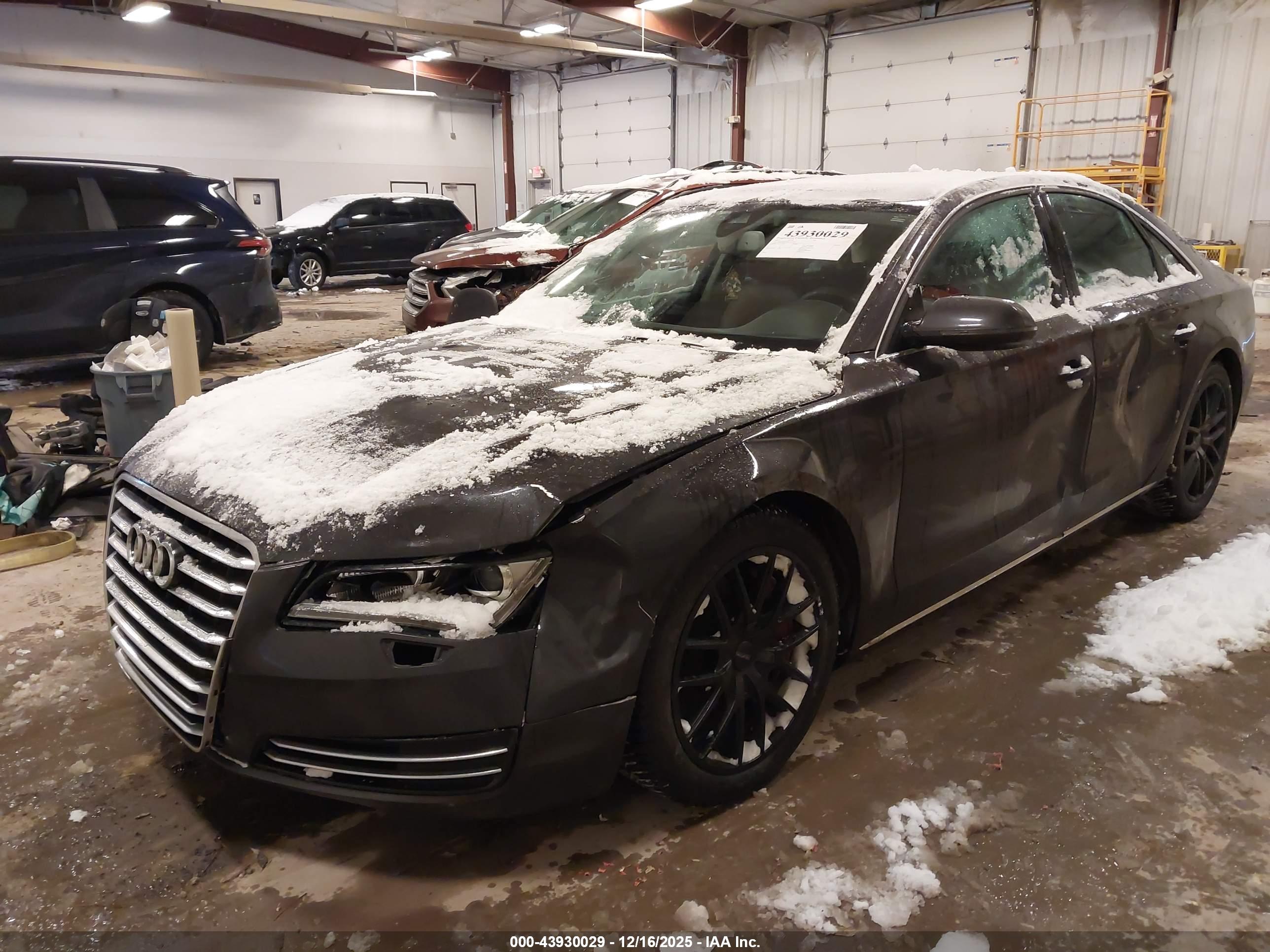 AUDI A8 image 2