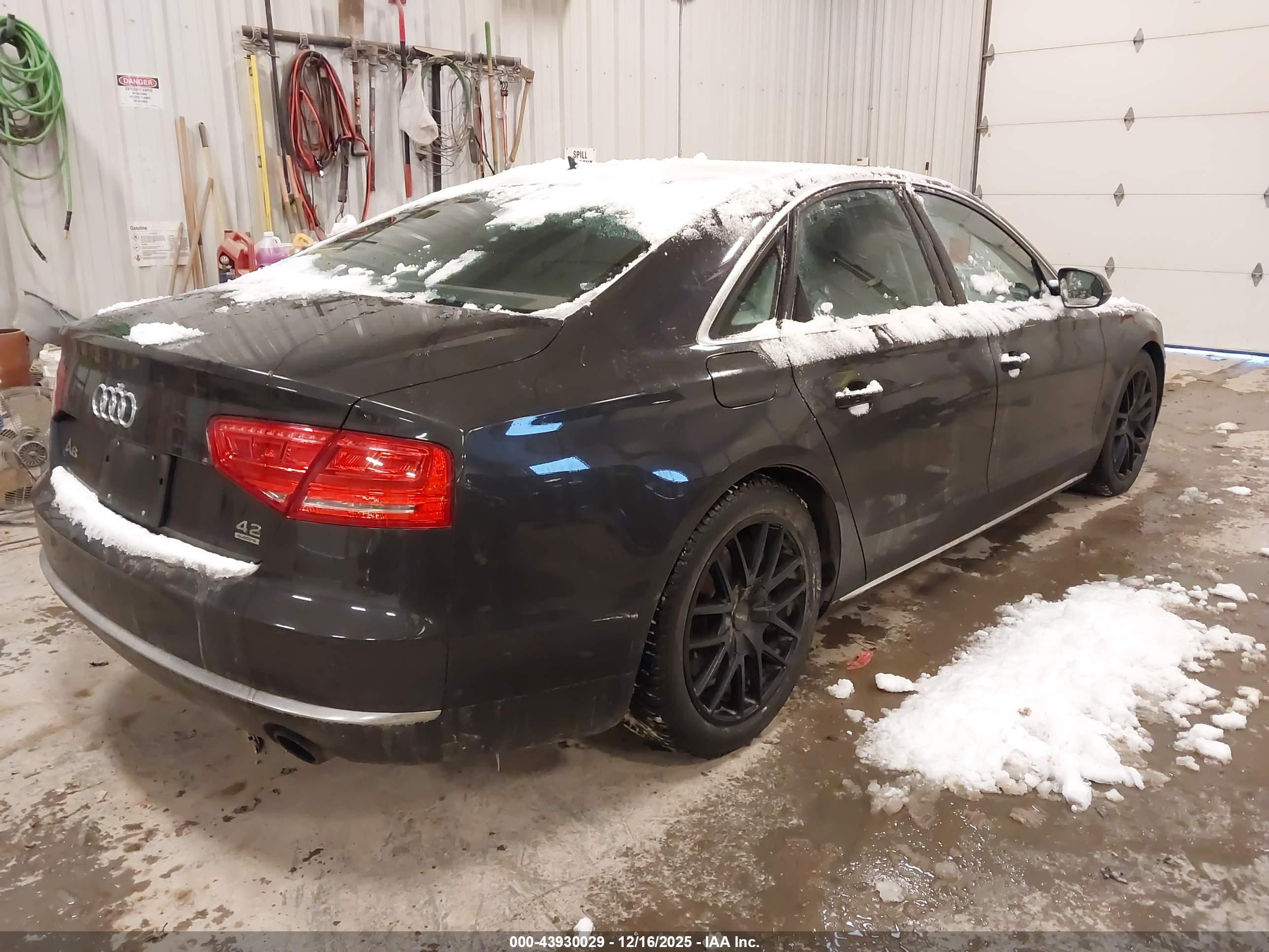 AUDI A8 image 4