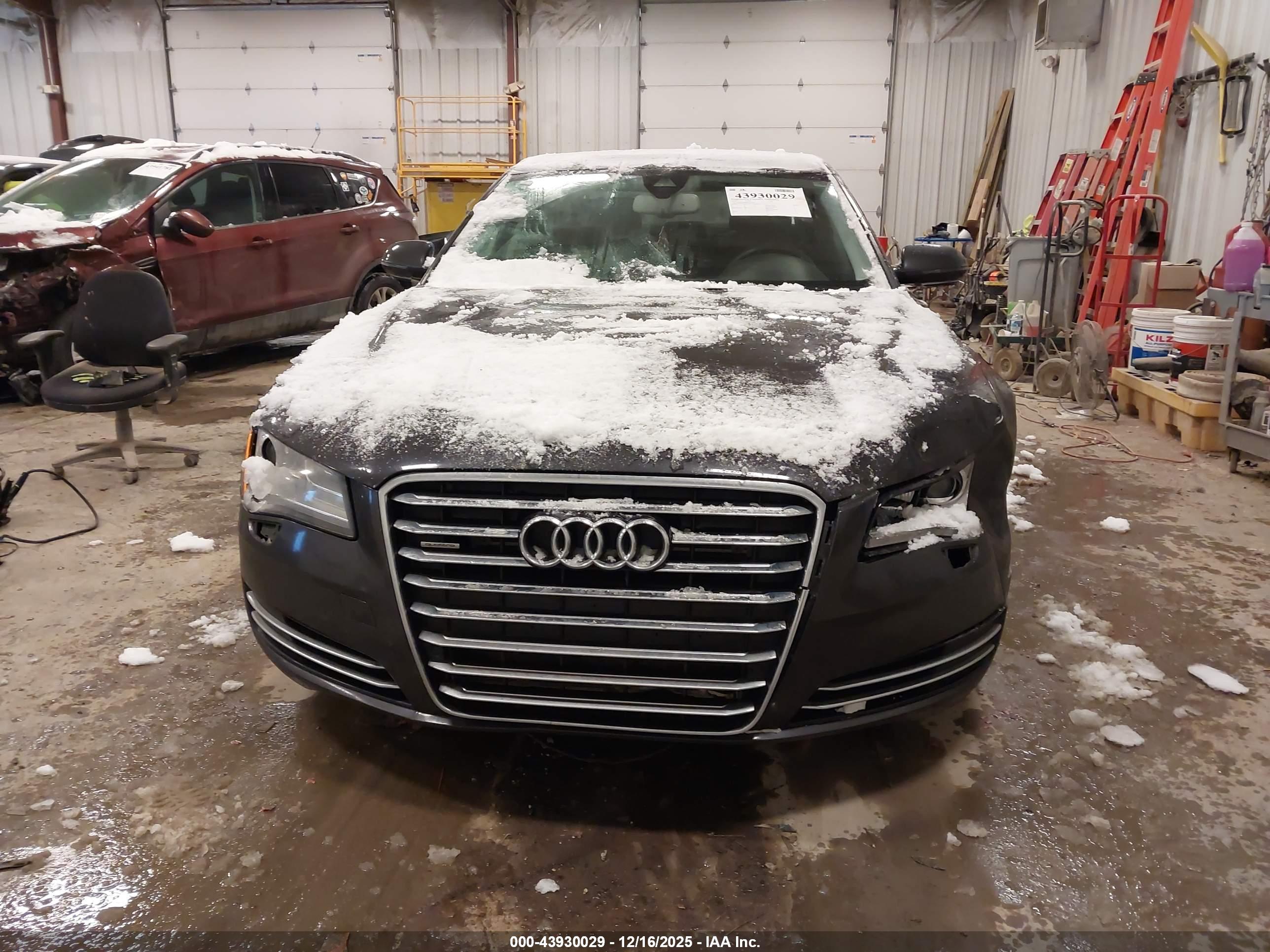 AUDI A8 image 6