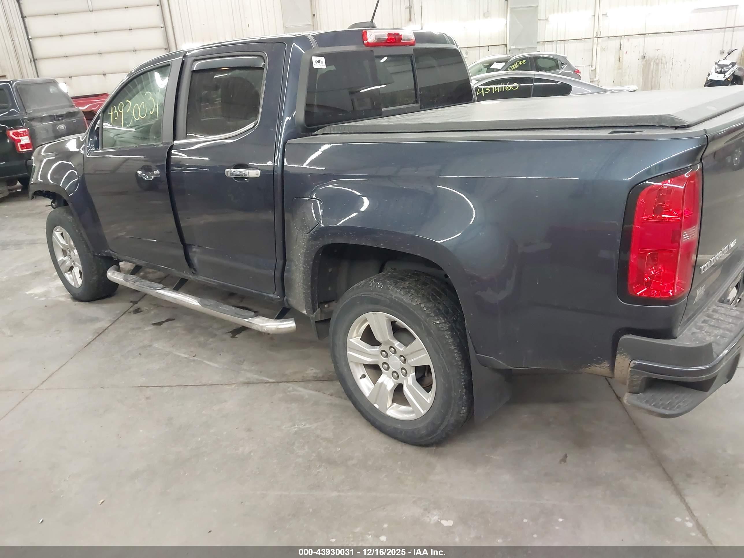 CHEVROLET COLORADO image 3