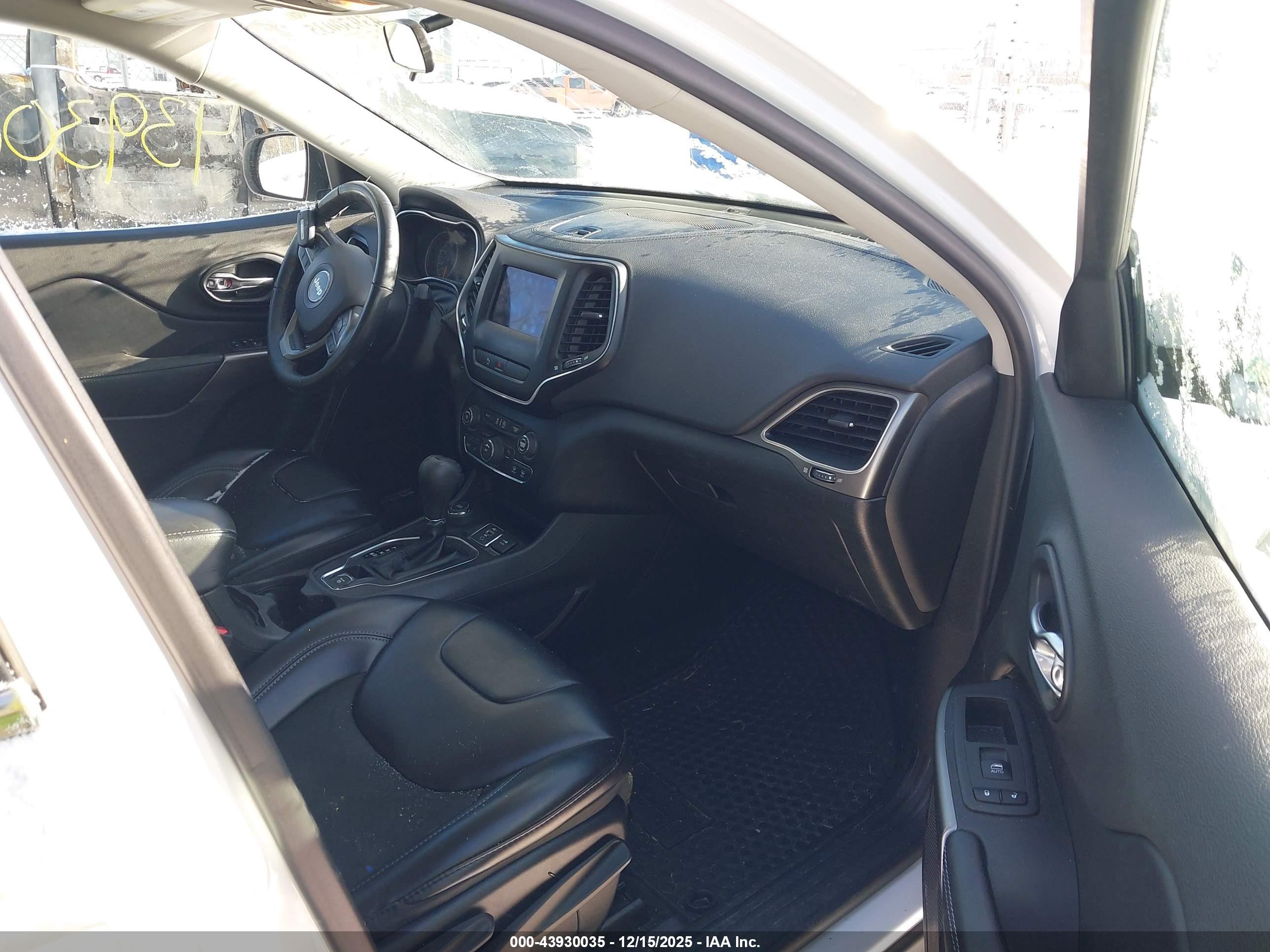 JEEP CHEROKEE image 5