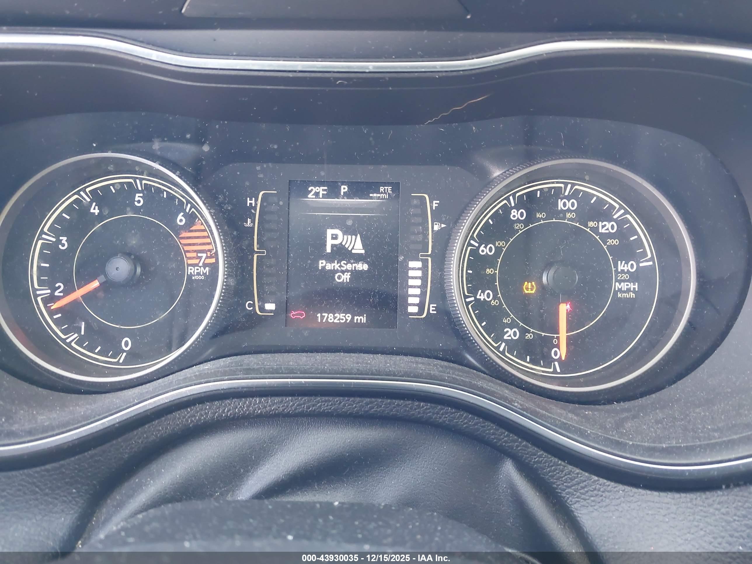 JEEP CHEROKEE image 7