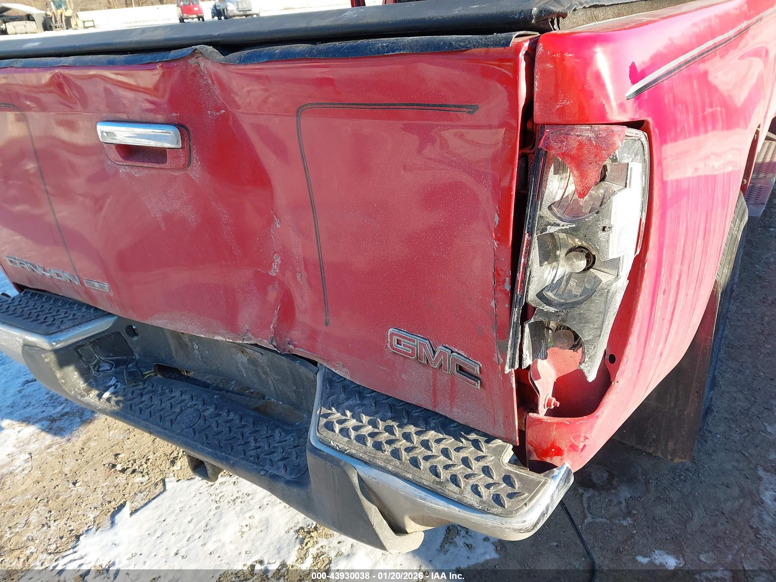GMC CANYON image 6