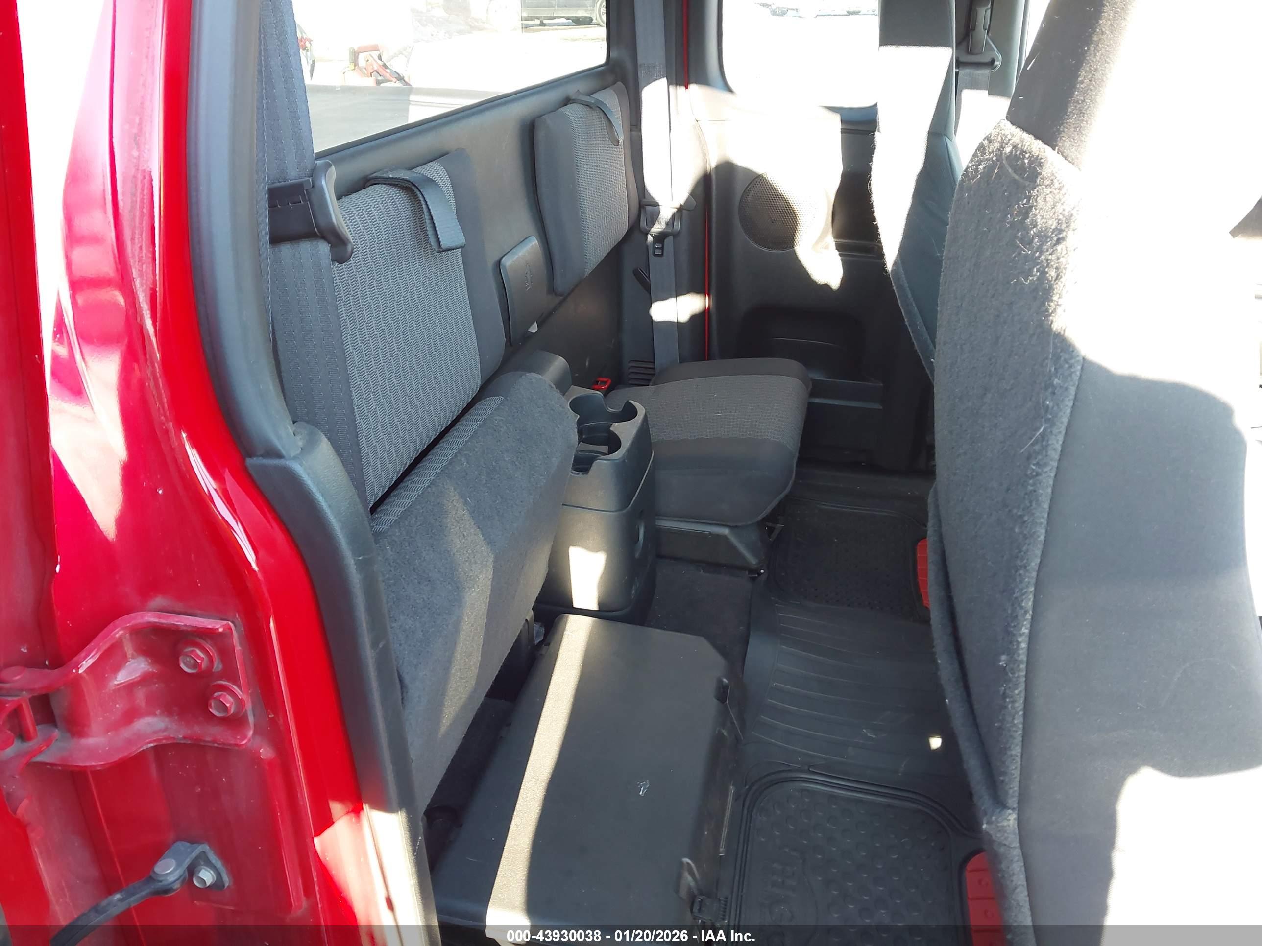 GMC CANYON image 8