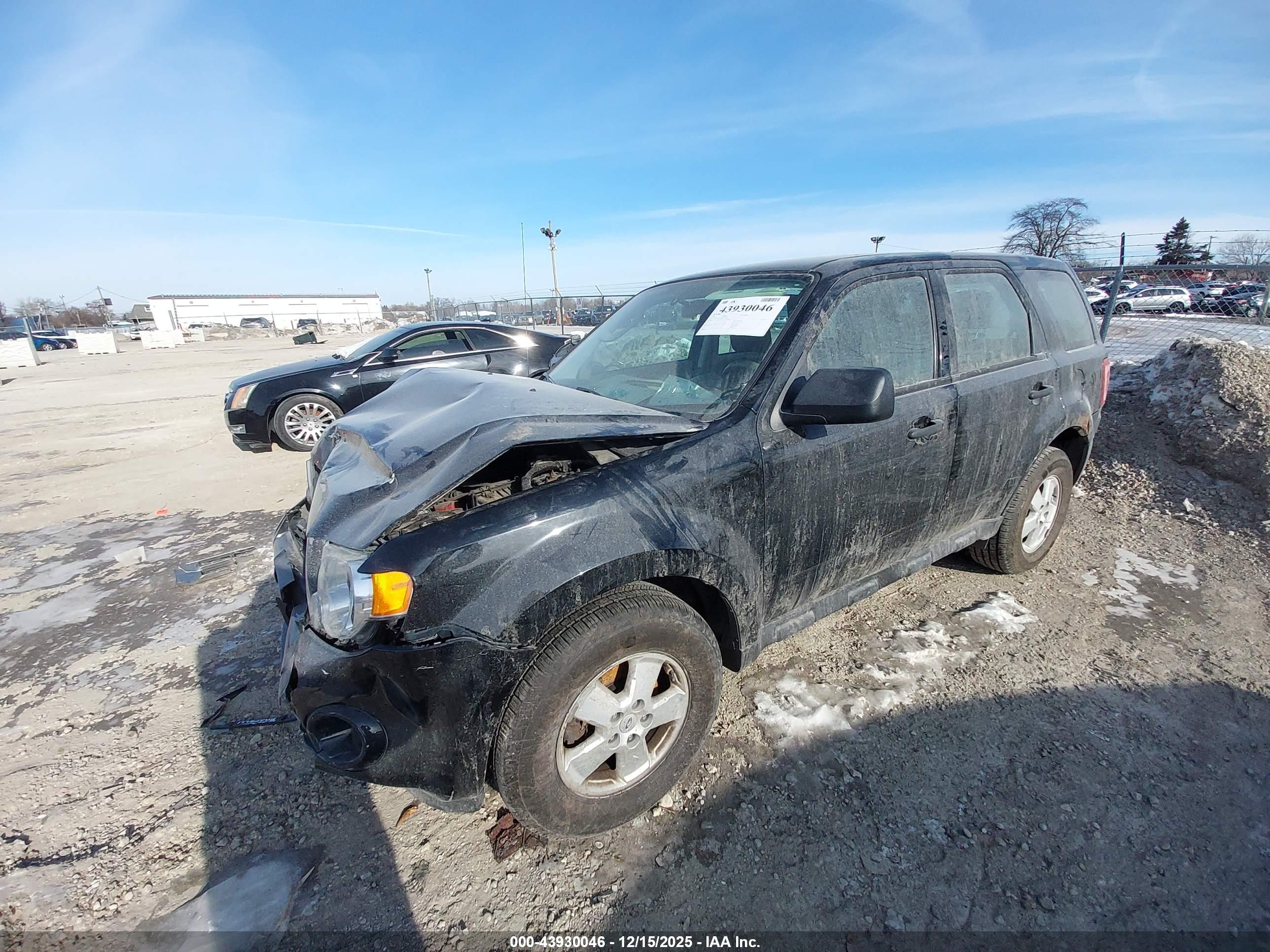 FORD ESCAPE image 2