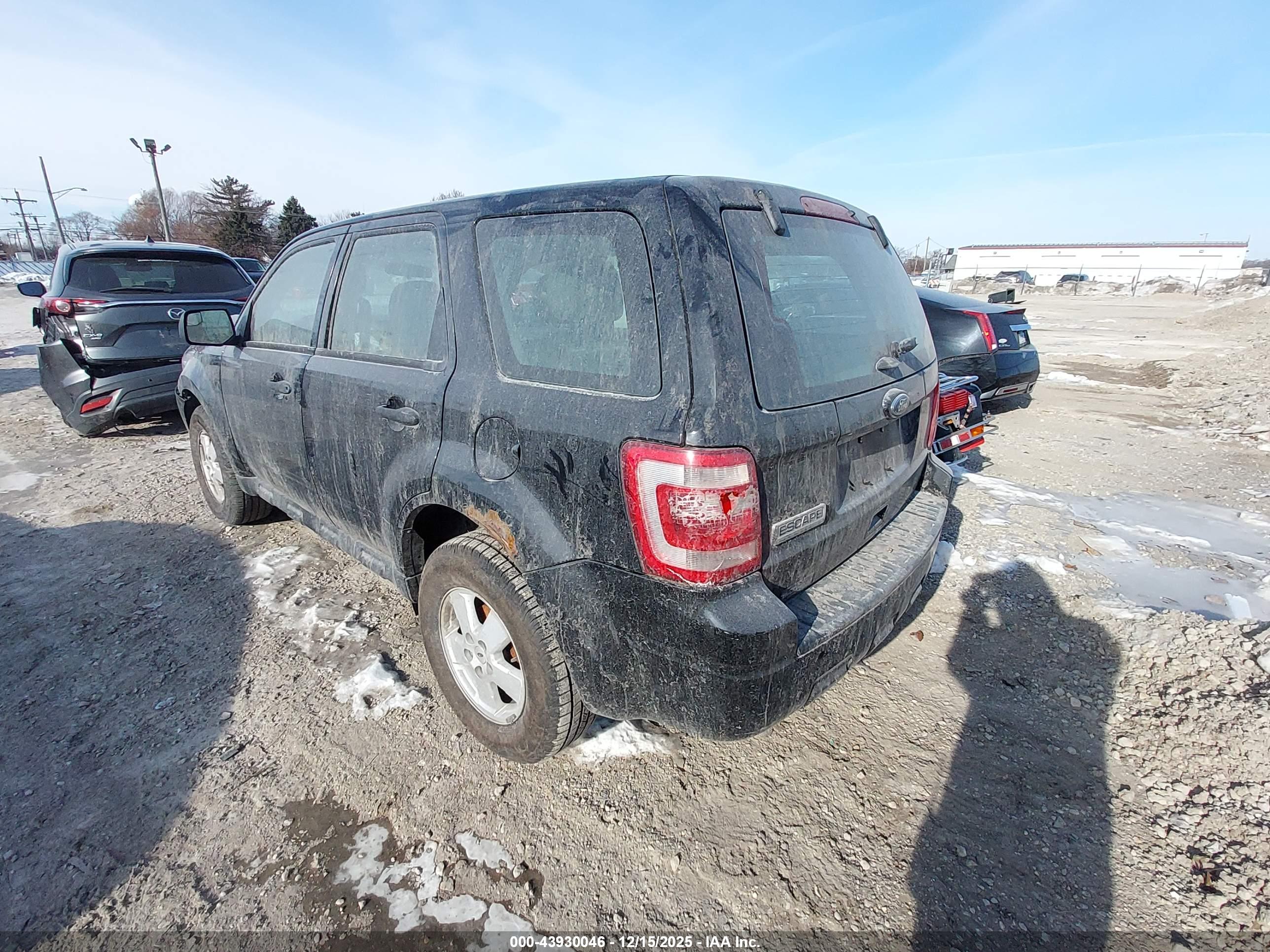 FORD ESCAPE image 3