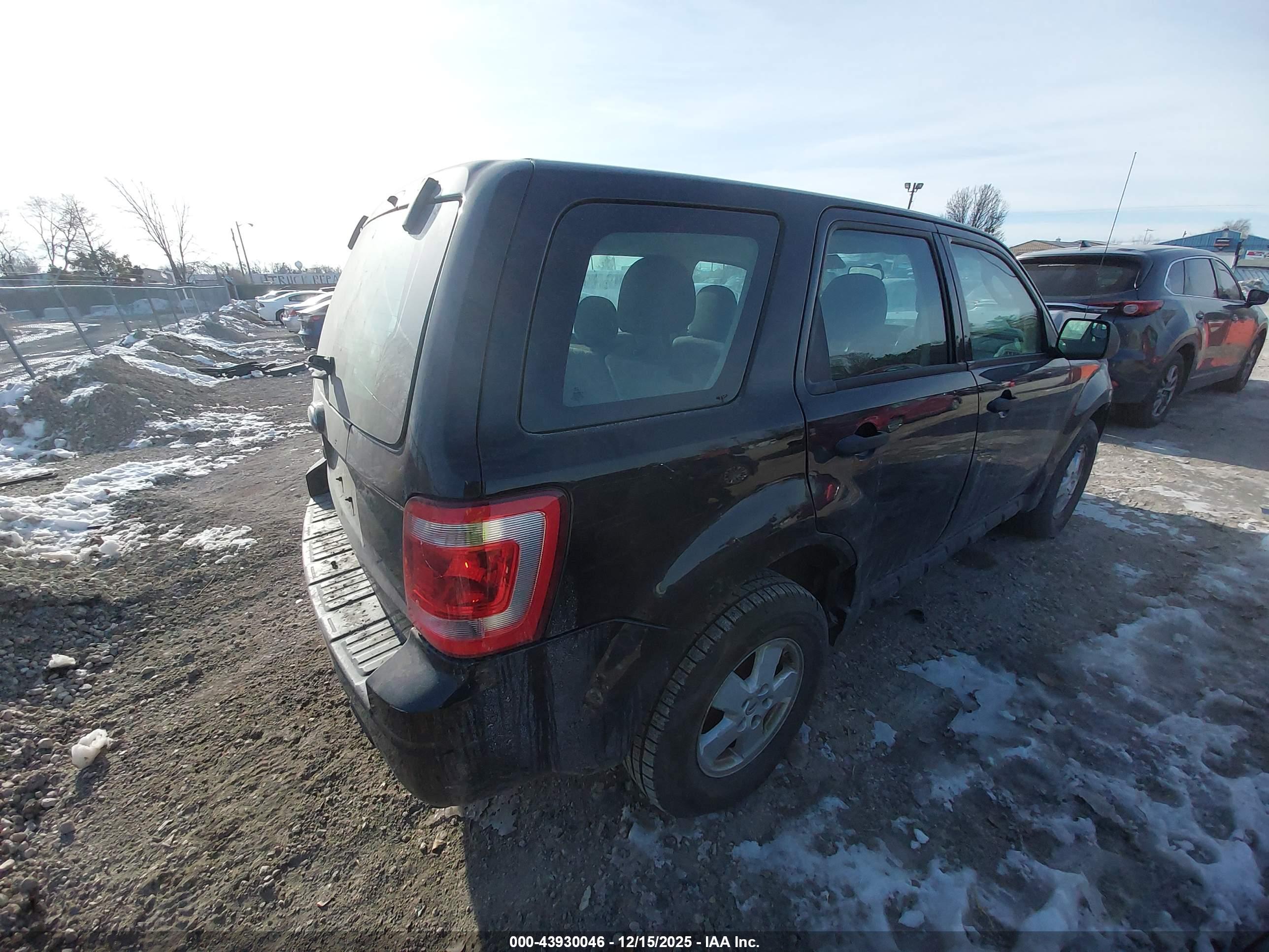 FORD ESCAPE image 4
