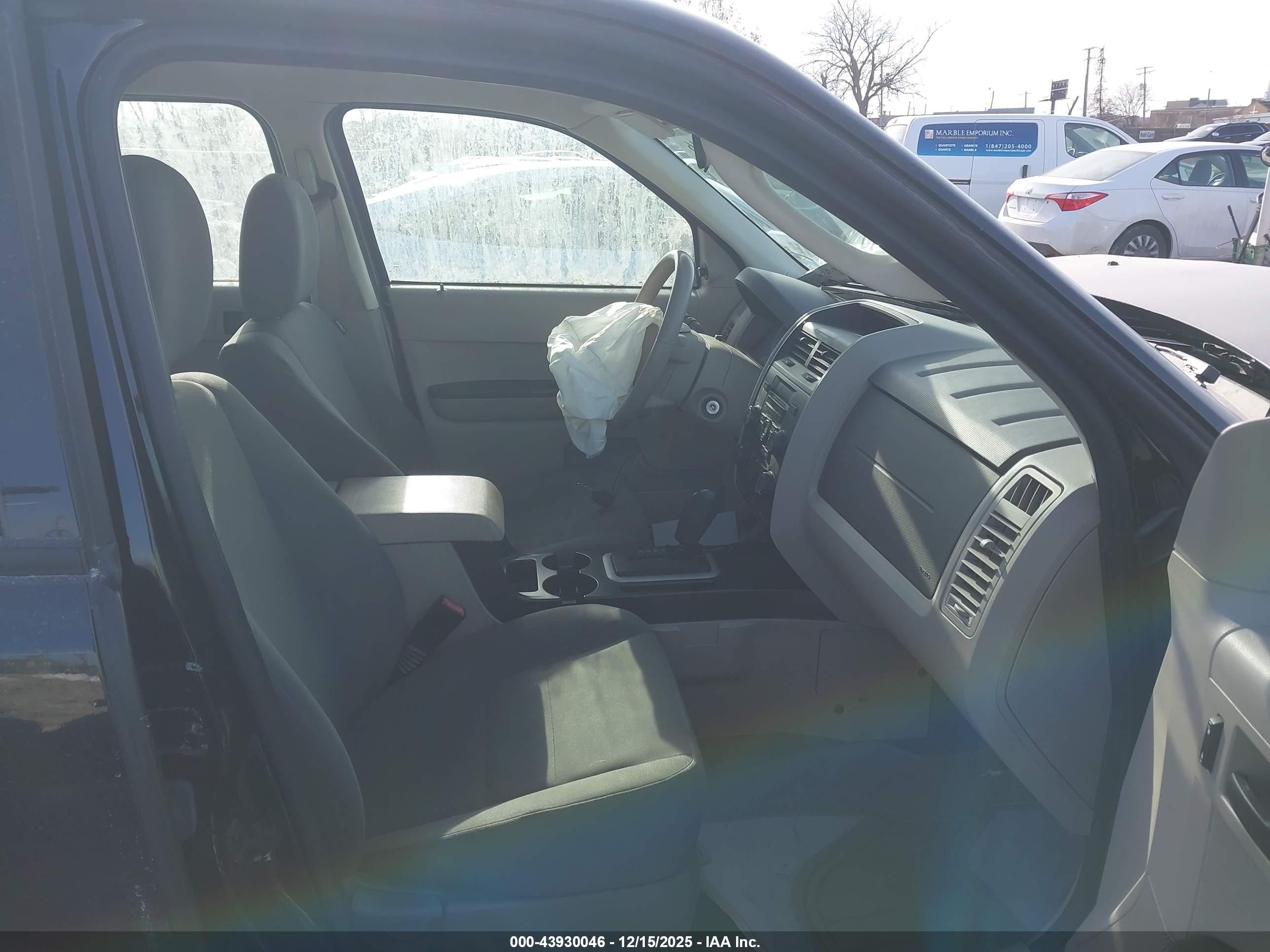 FORD ESCAPE image 5