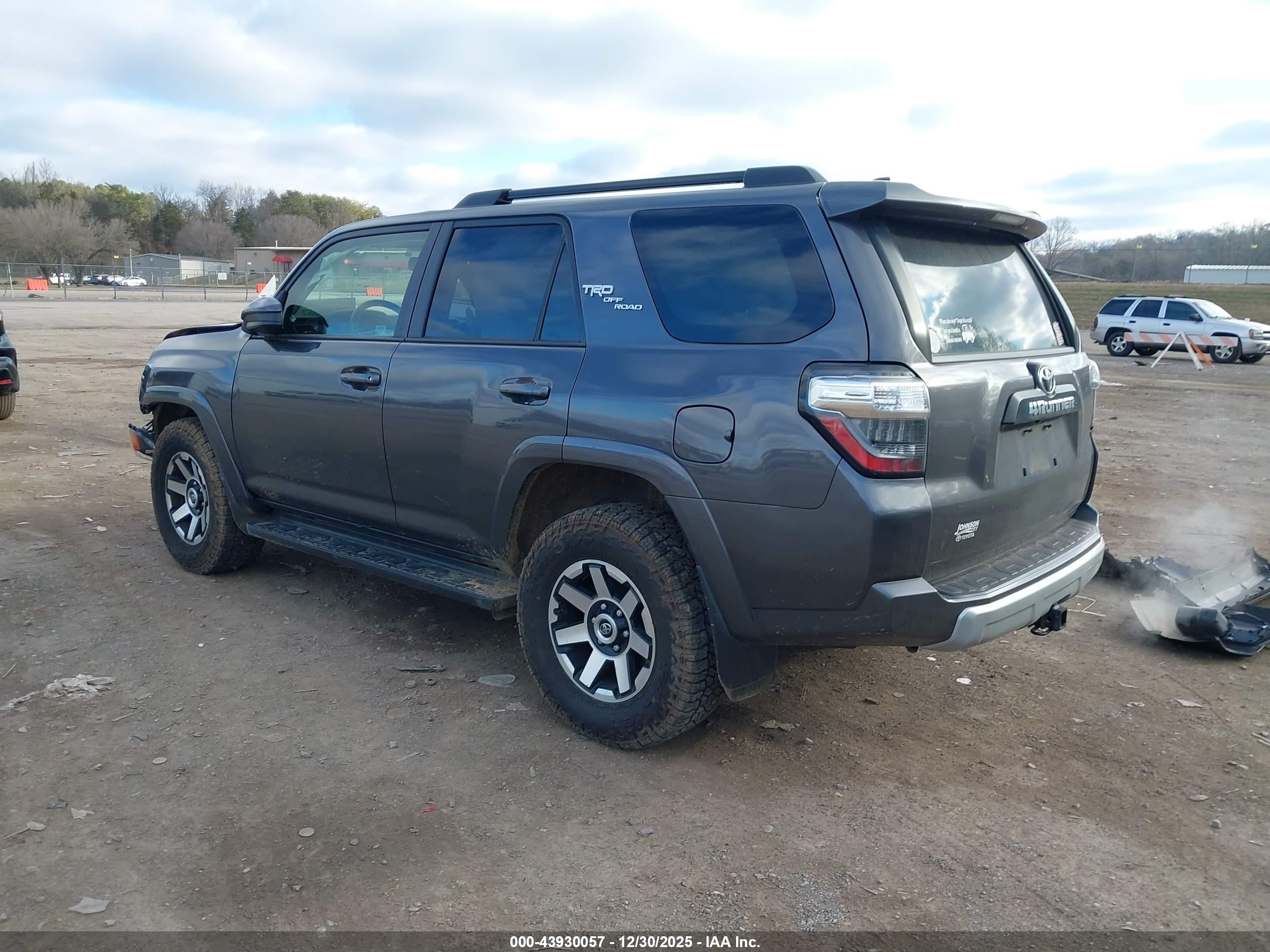 TOYOTA 4RUNNER image 3