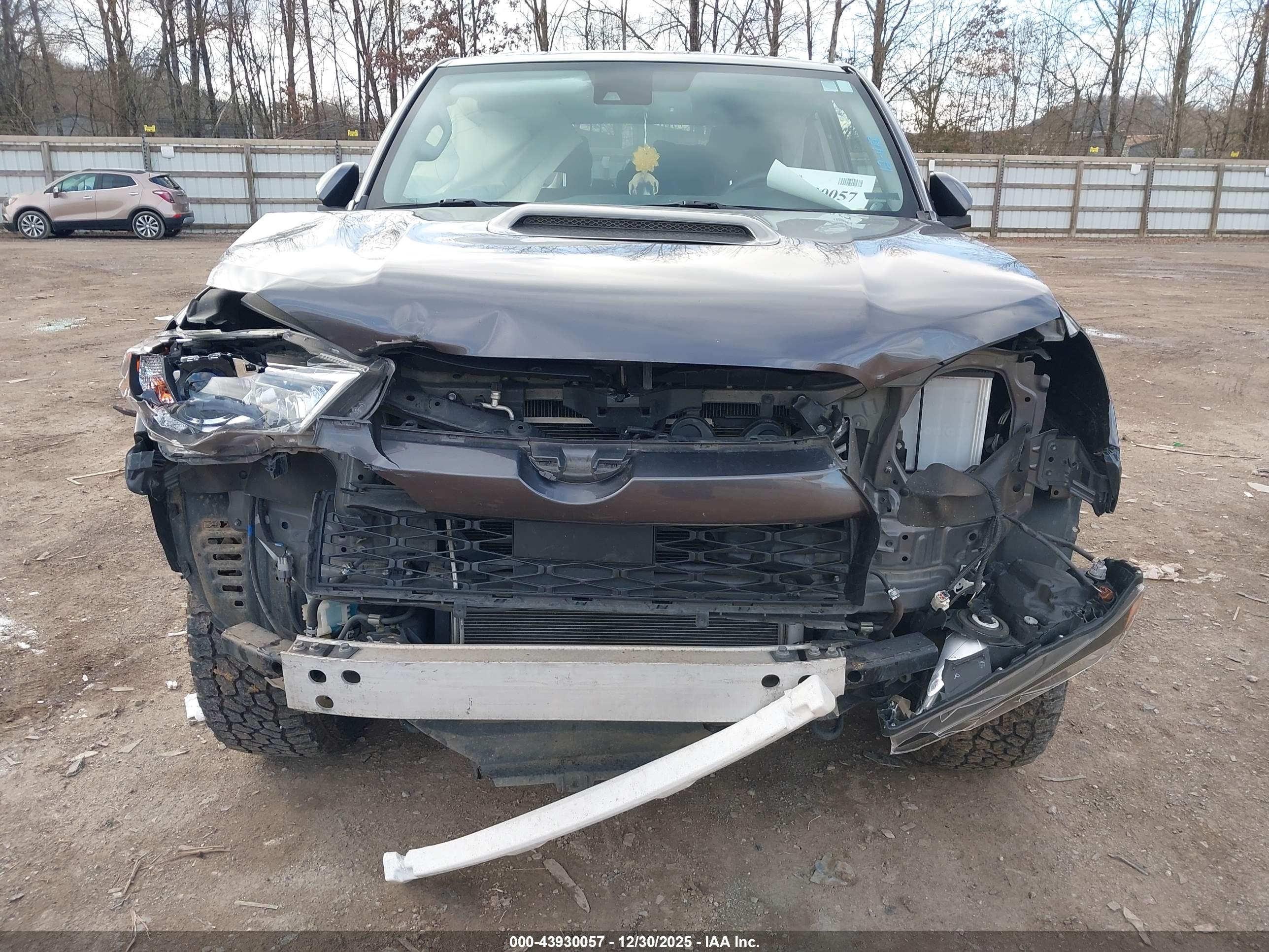 TOYOTA 4RUNNER image 6