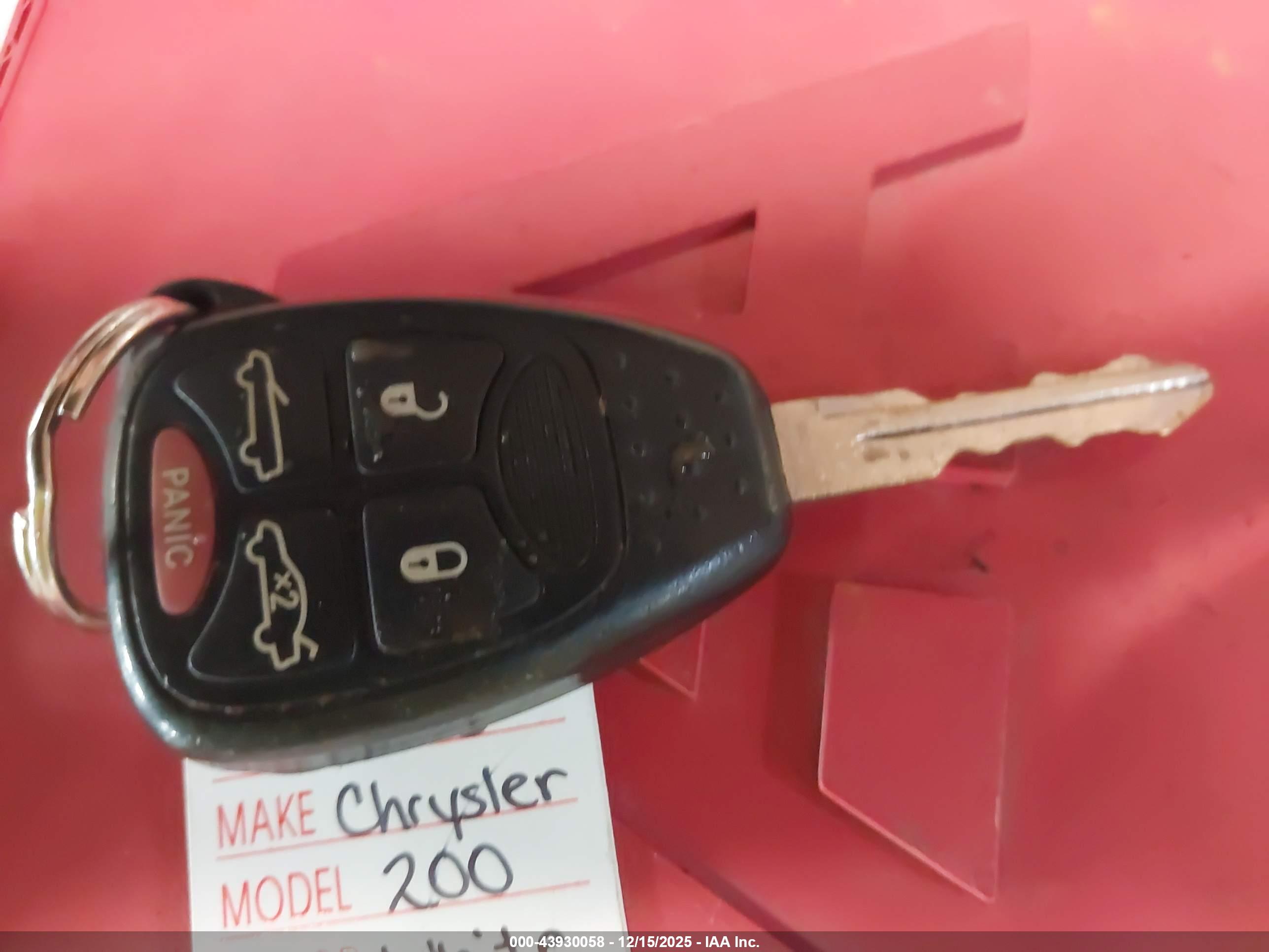 CHRYSLER 200 image 11