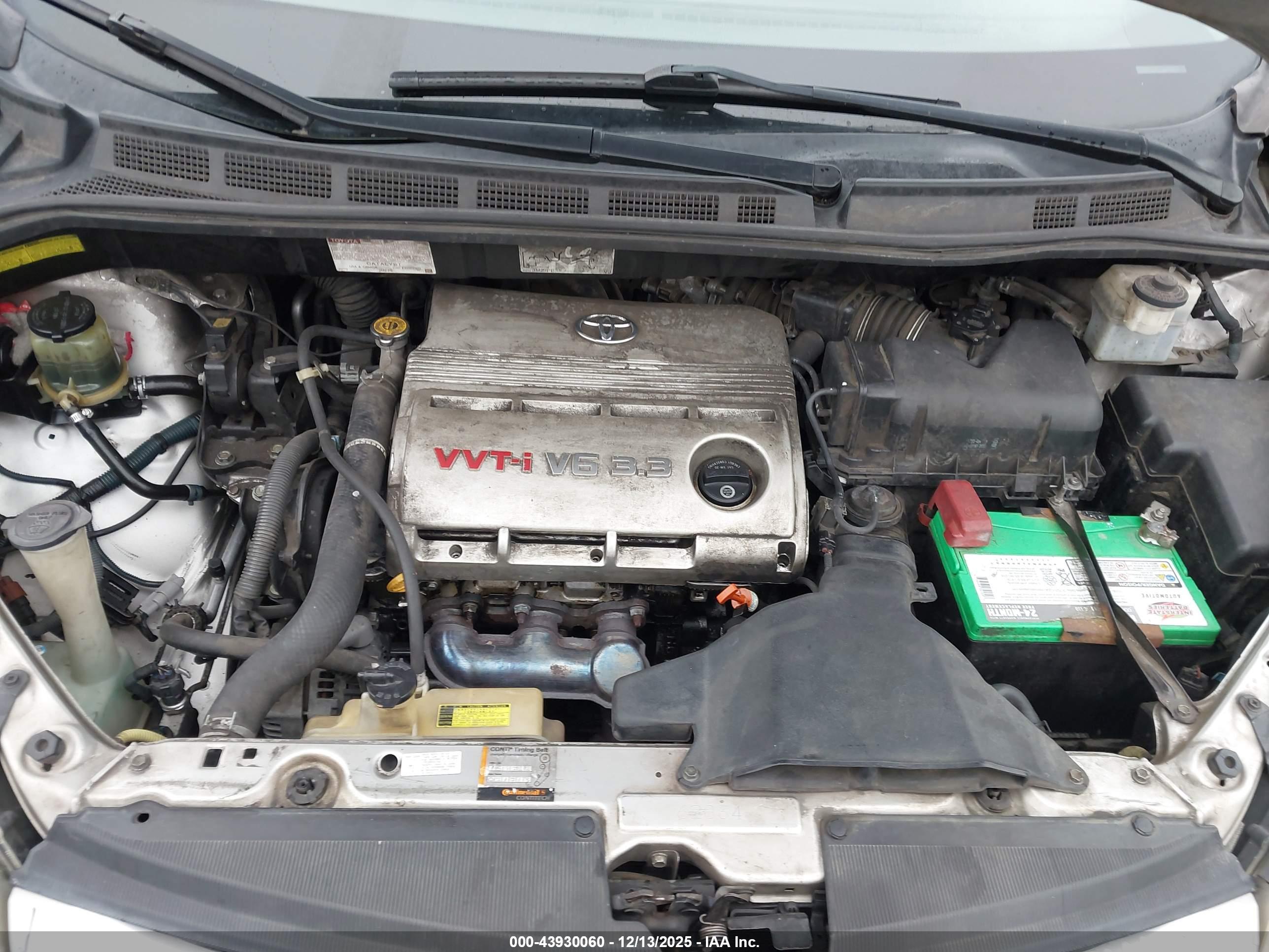 TOYOTA SIENNA image 10