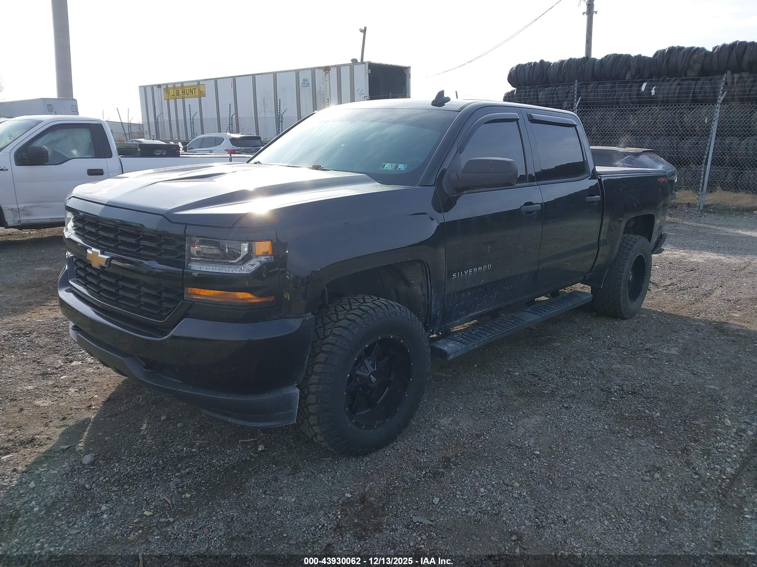 CHEVROLET SILVERADO image 2