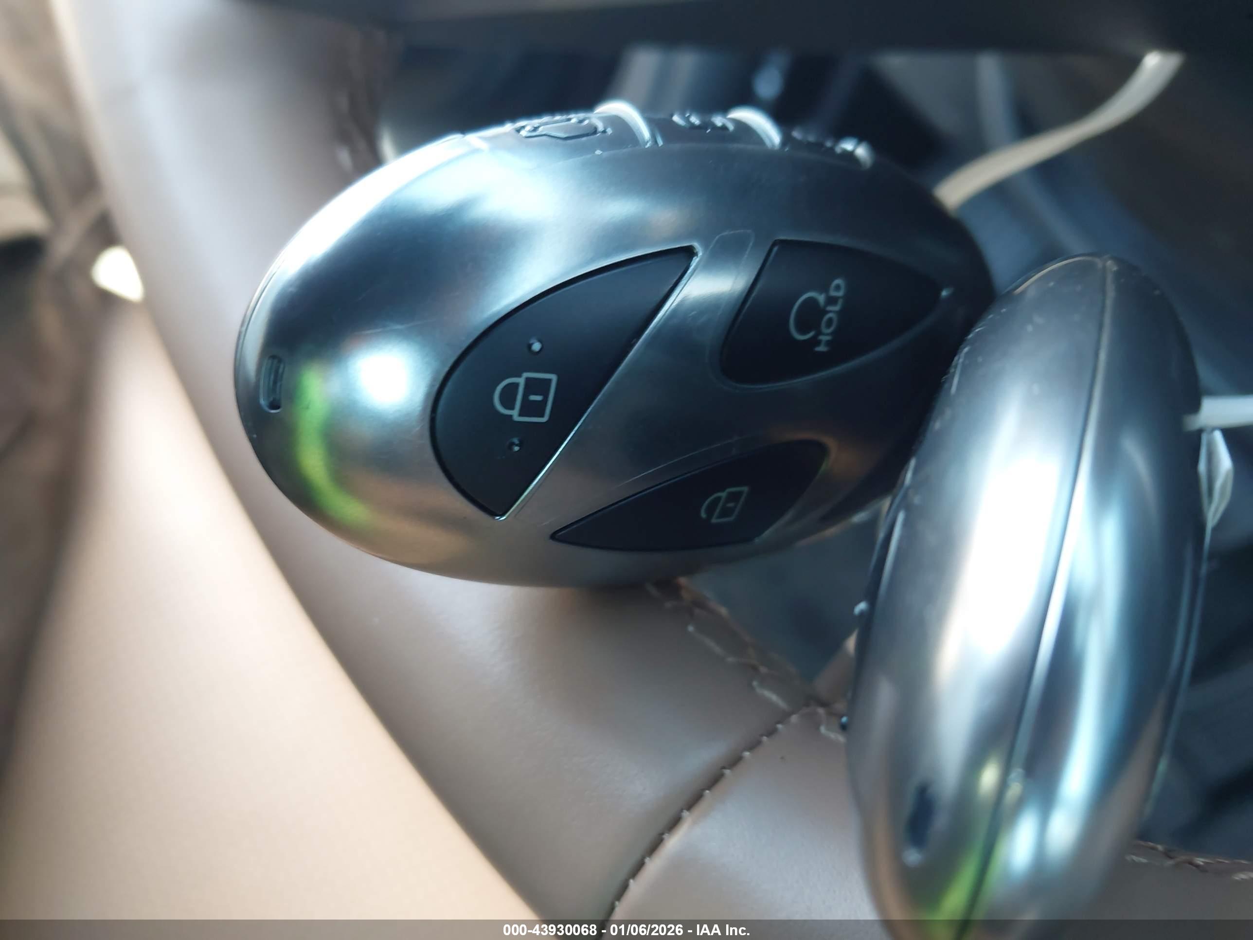 HYUNDAI SANTA image 11