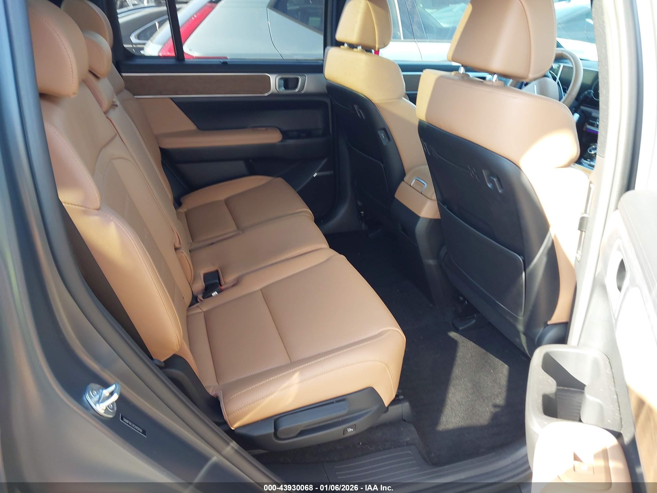 HYUNDAI SANTA image 8